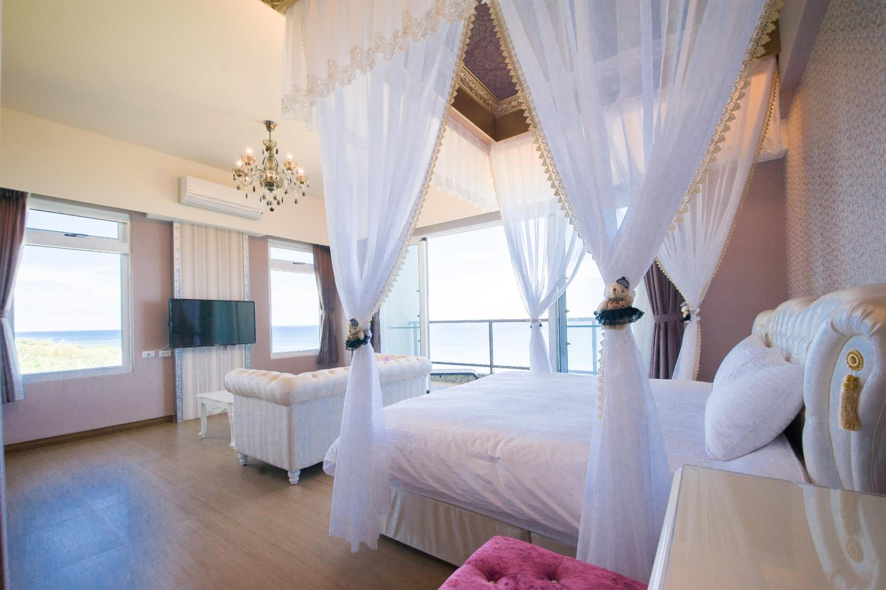 Whitecaps B&B