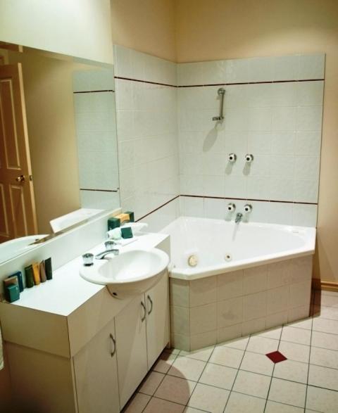 Bendigo Vacations - The Hotel Shamrock - Property Image 5
