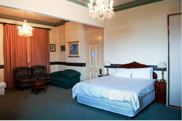Bendigo Vacations - The Hotel Shamrock - Property Image 1