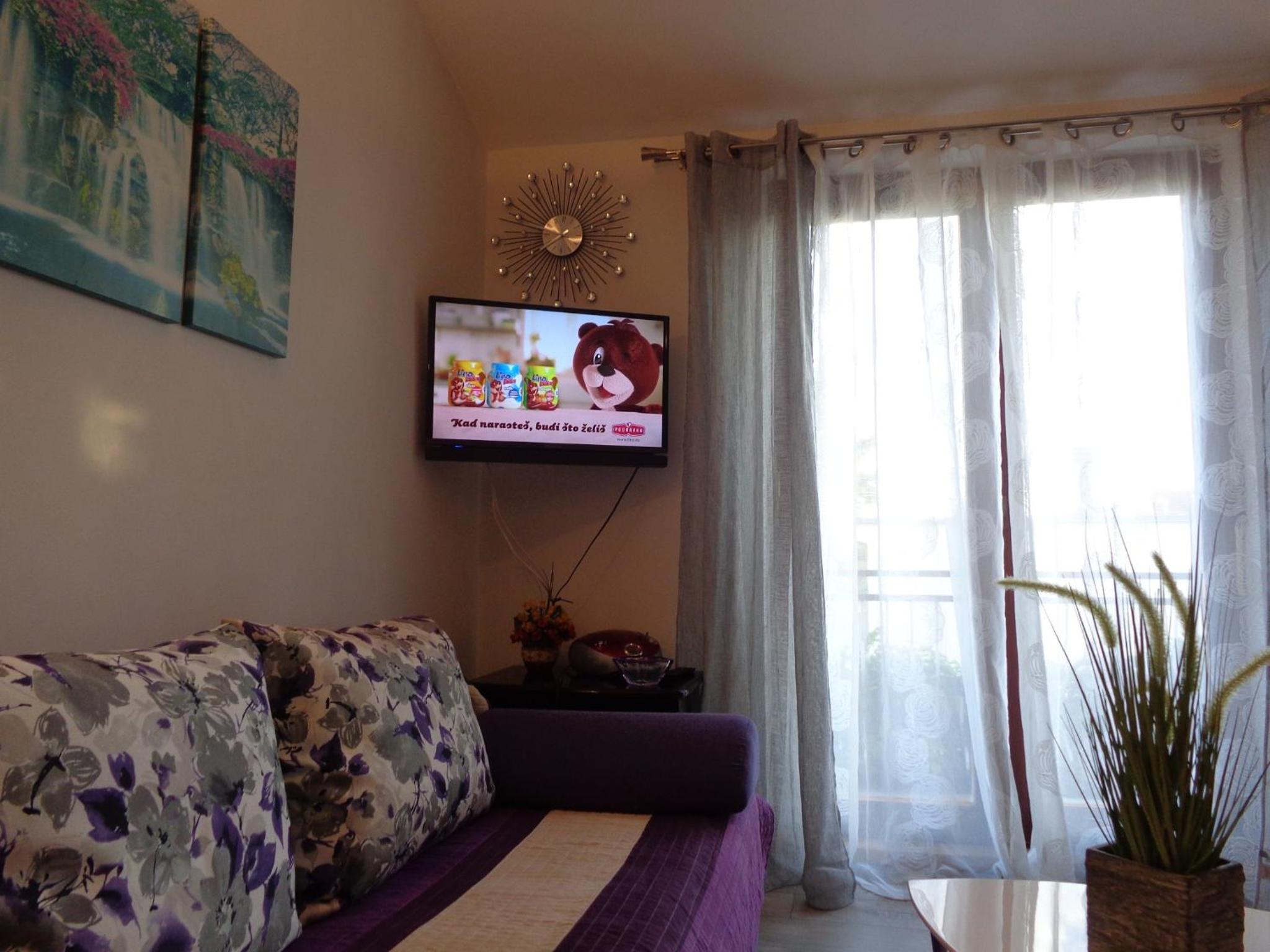 I & S Apartments