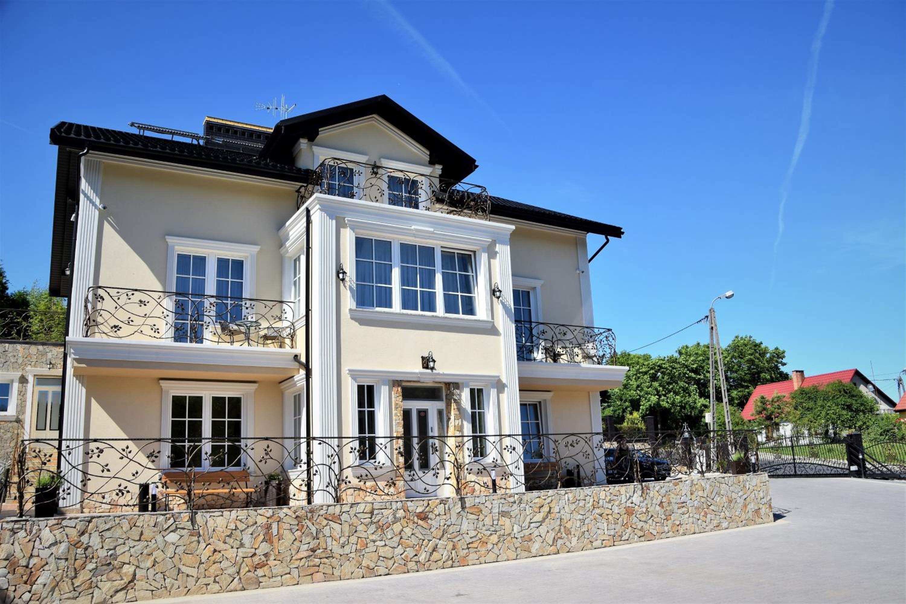 Willa Różana - Apartamenty i Pokoje Gościnne view 2