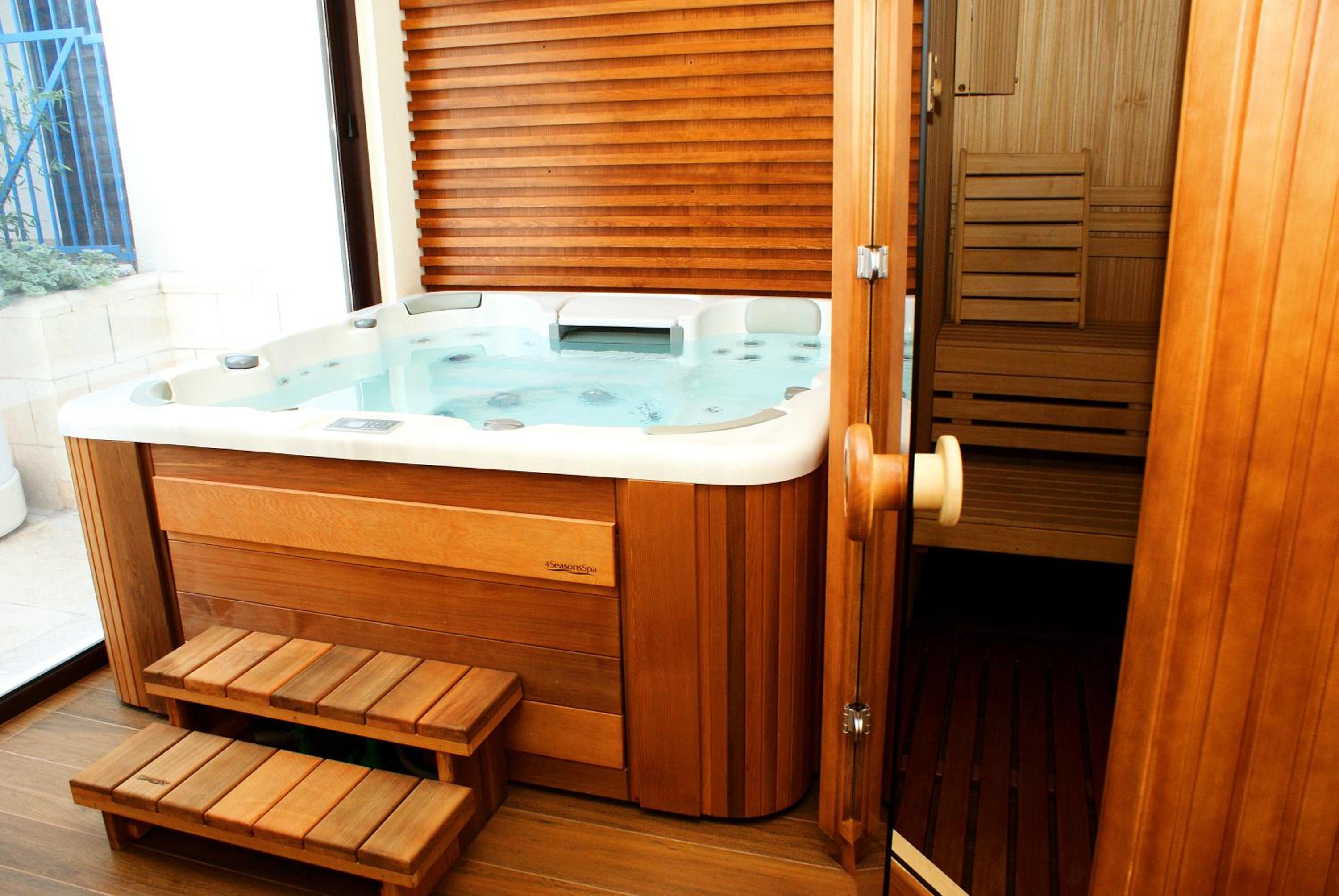 Jacuzzi