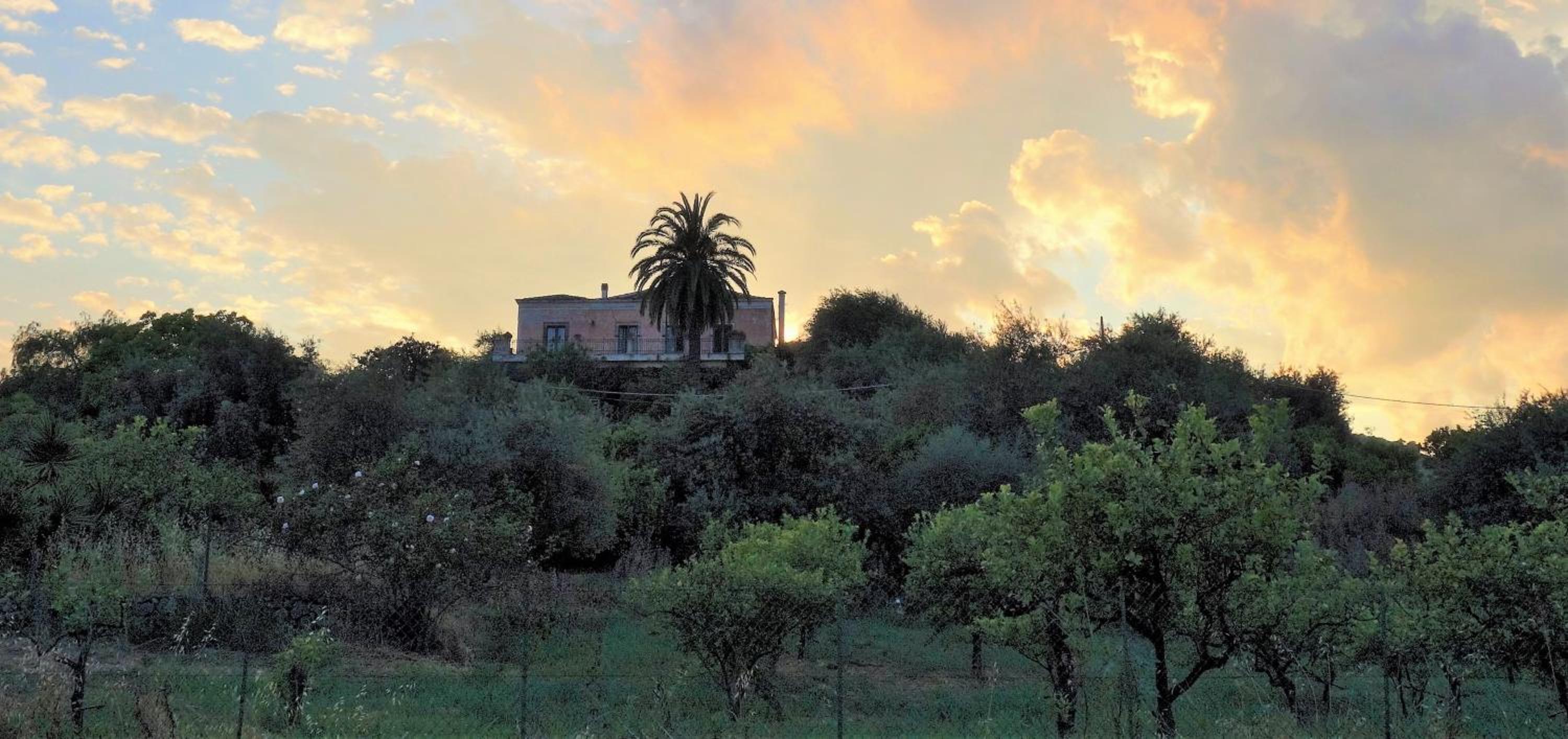 Antico Borgo Etneo Country Hotel