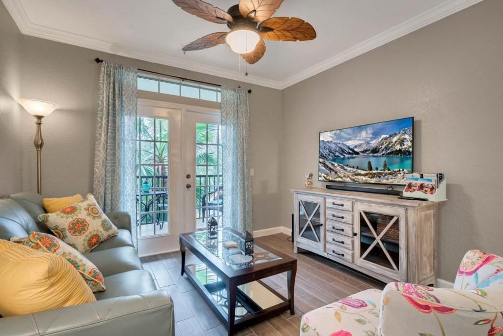 3 bedrooms condo with resort amenties Tuscana