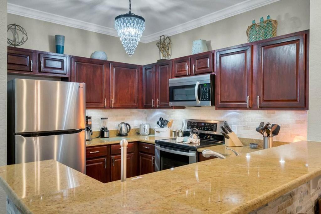 3 bedrooms condo with resort amenties Tuscana