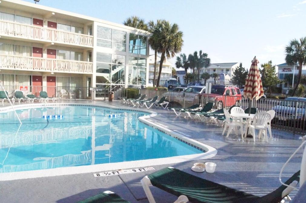 Oceanfront Viking Motel view 5
