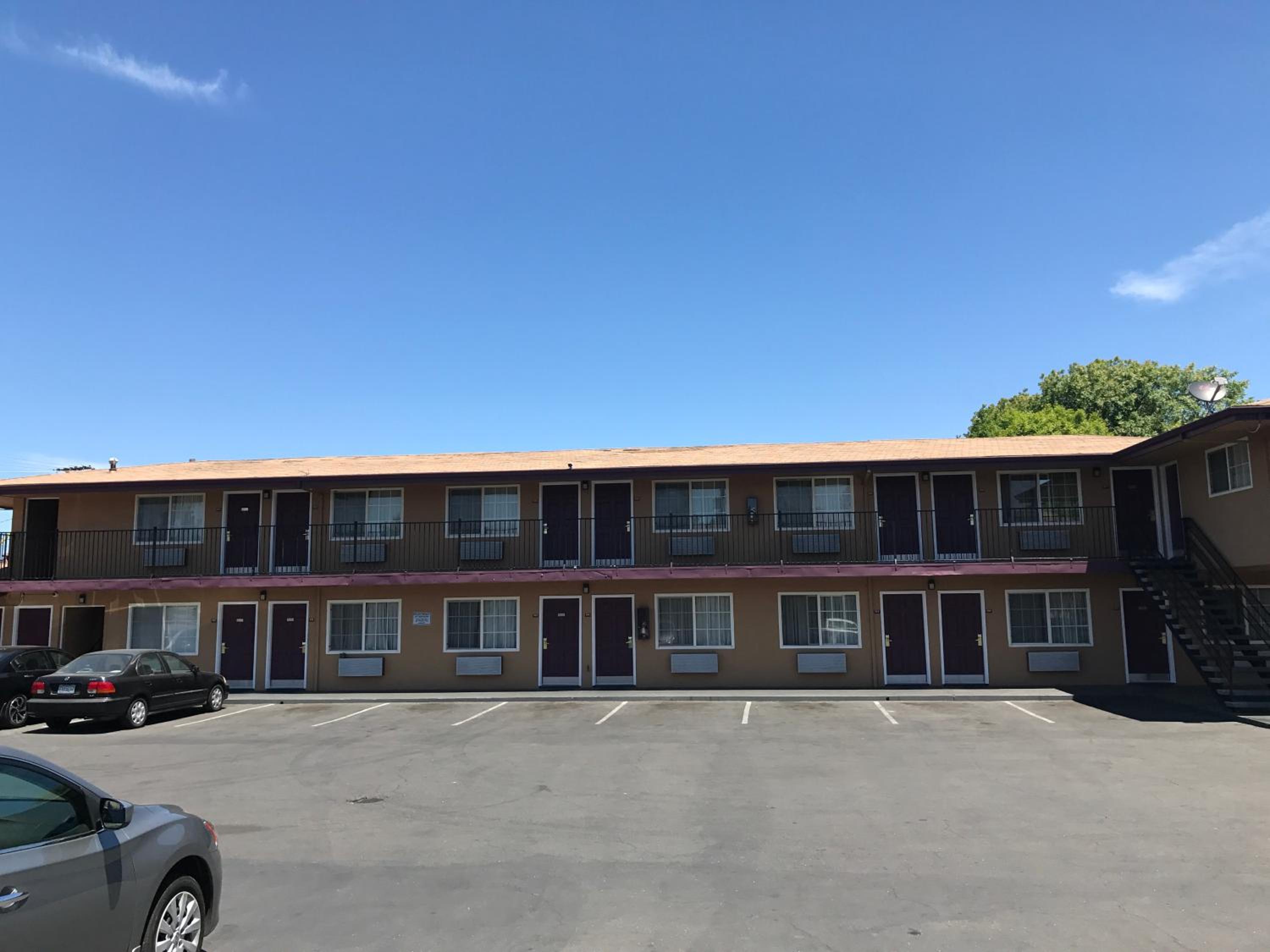 Economy Inn view 5
