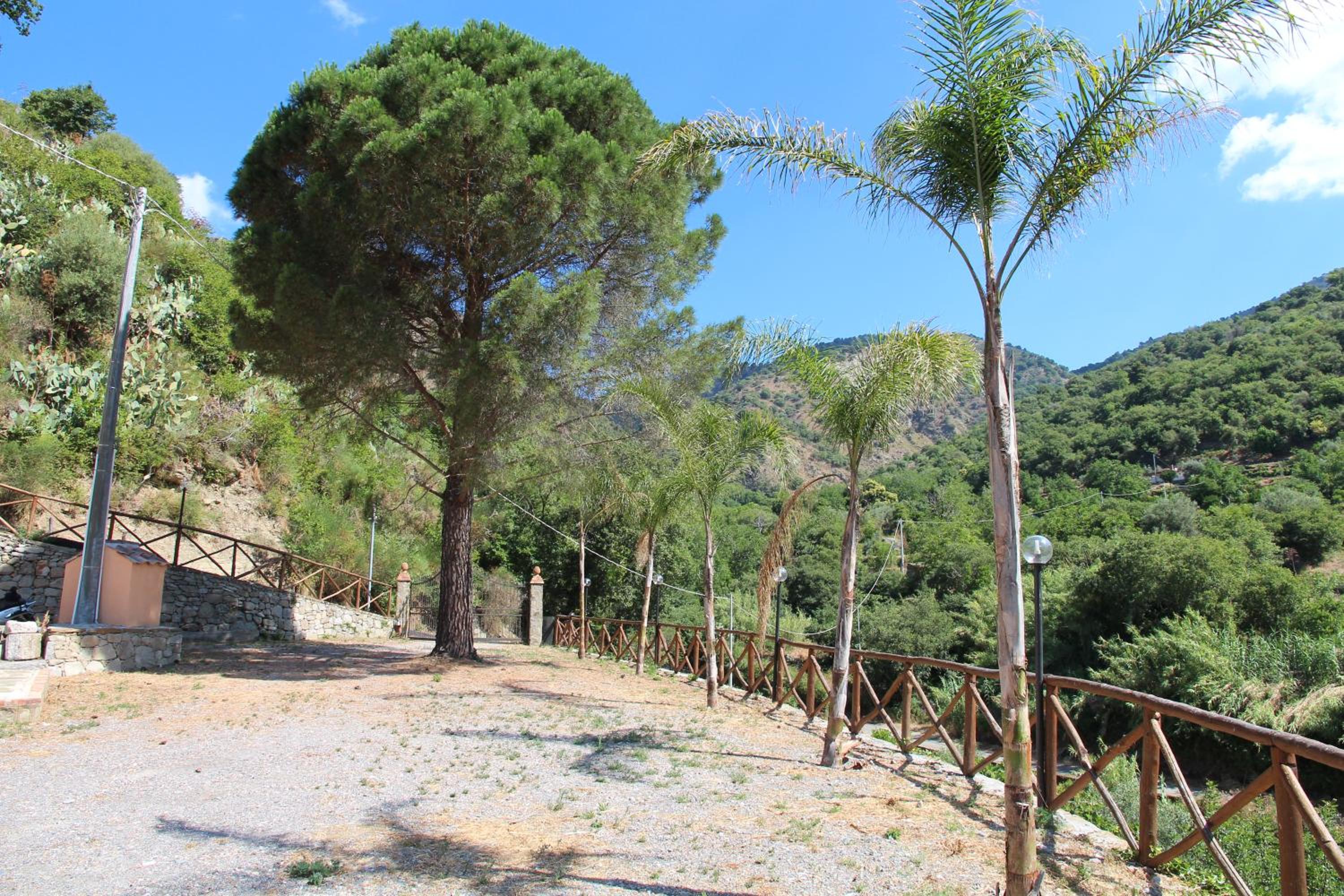 Profetina Village