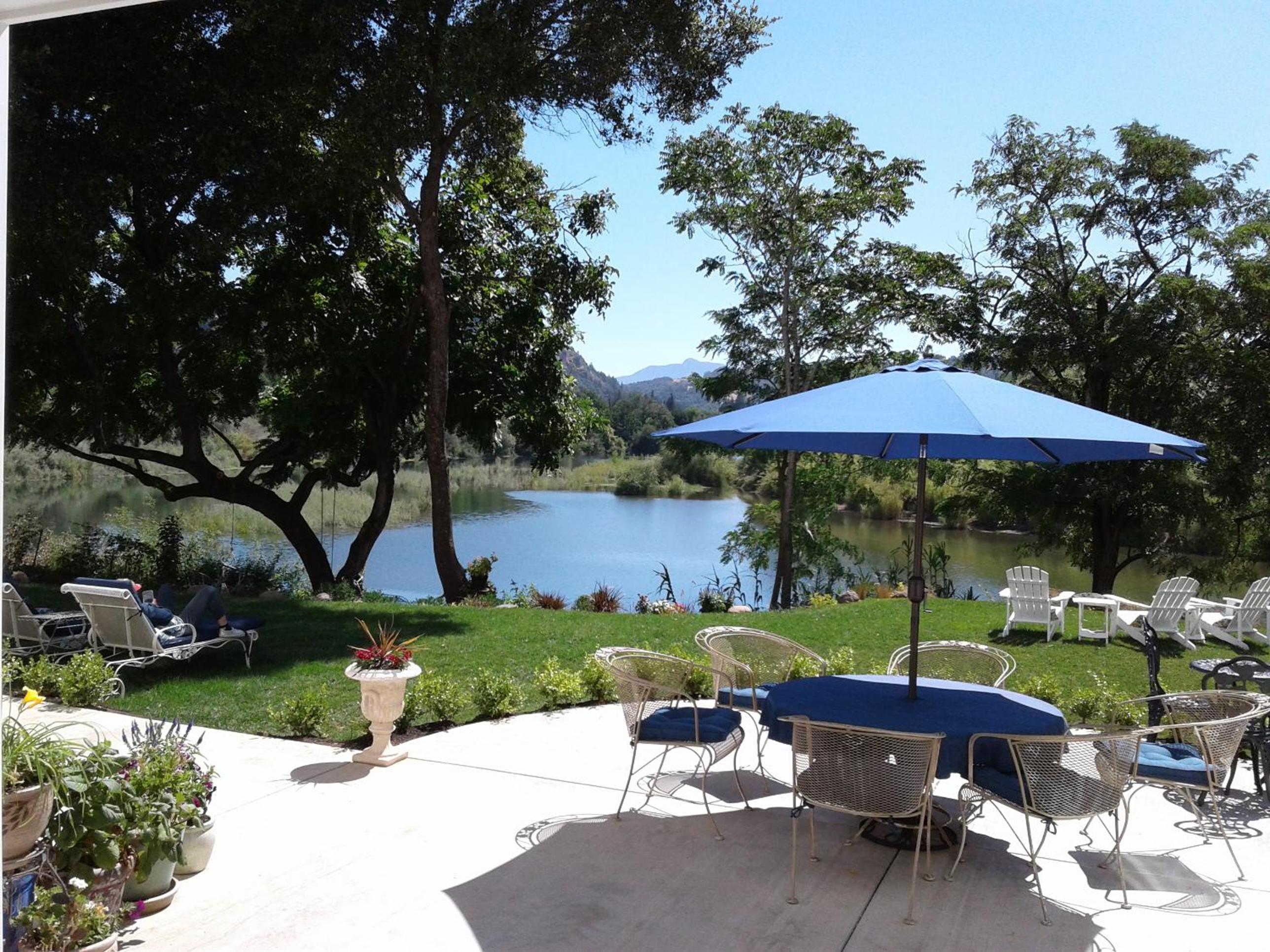 The River Belle Inn
