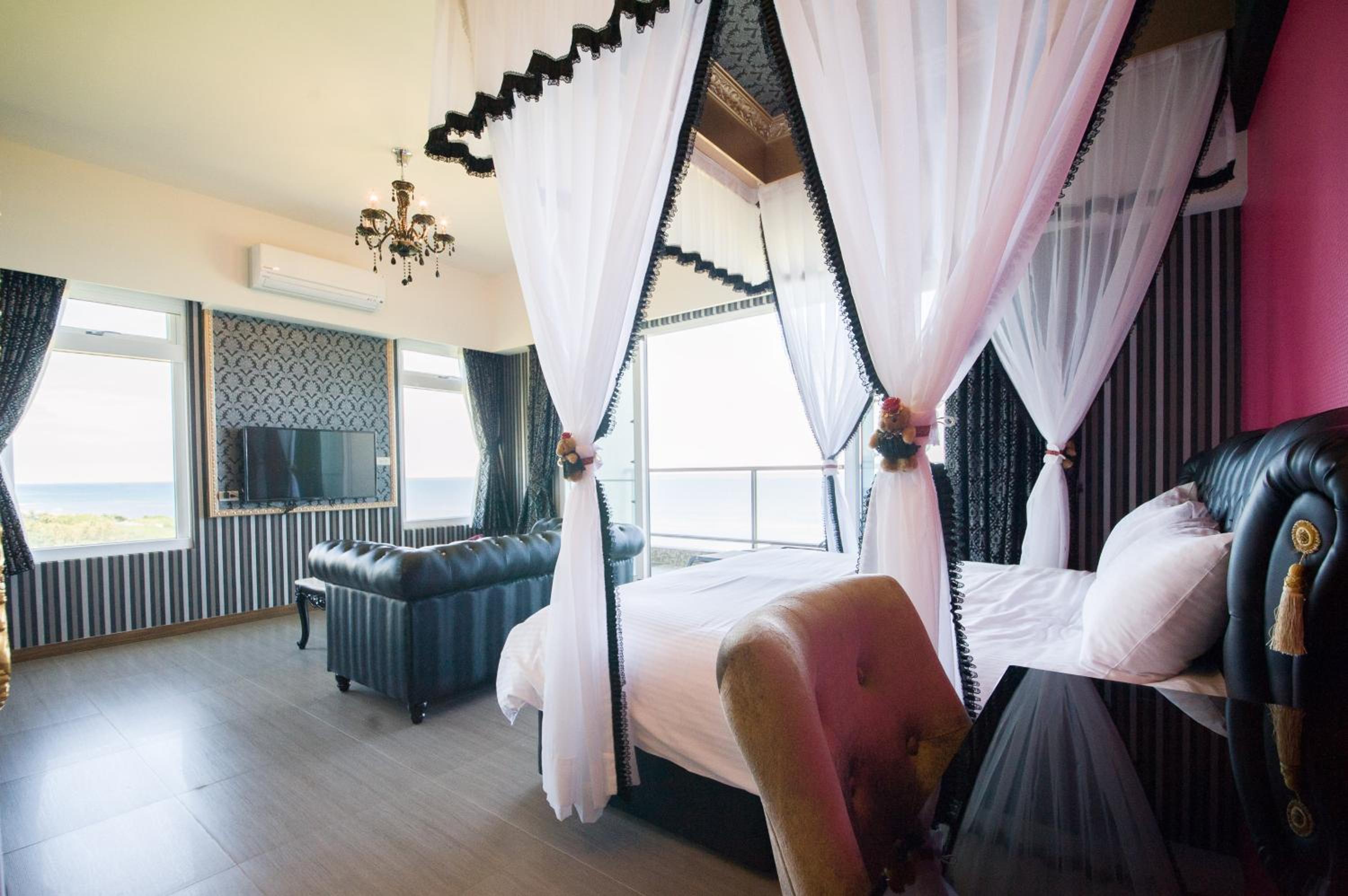 Whitecaps B&B