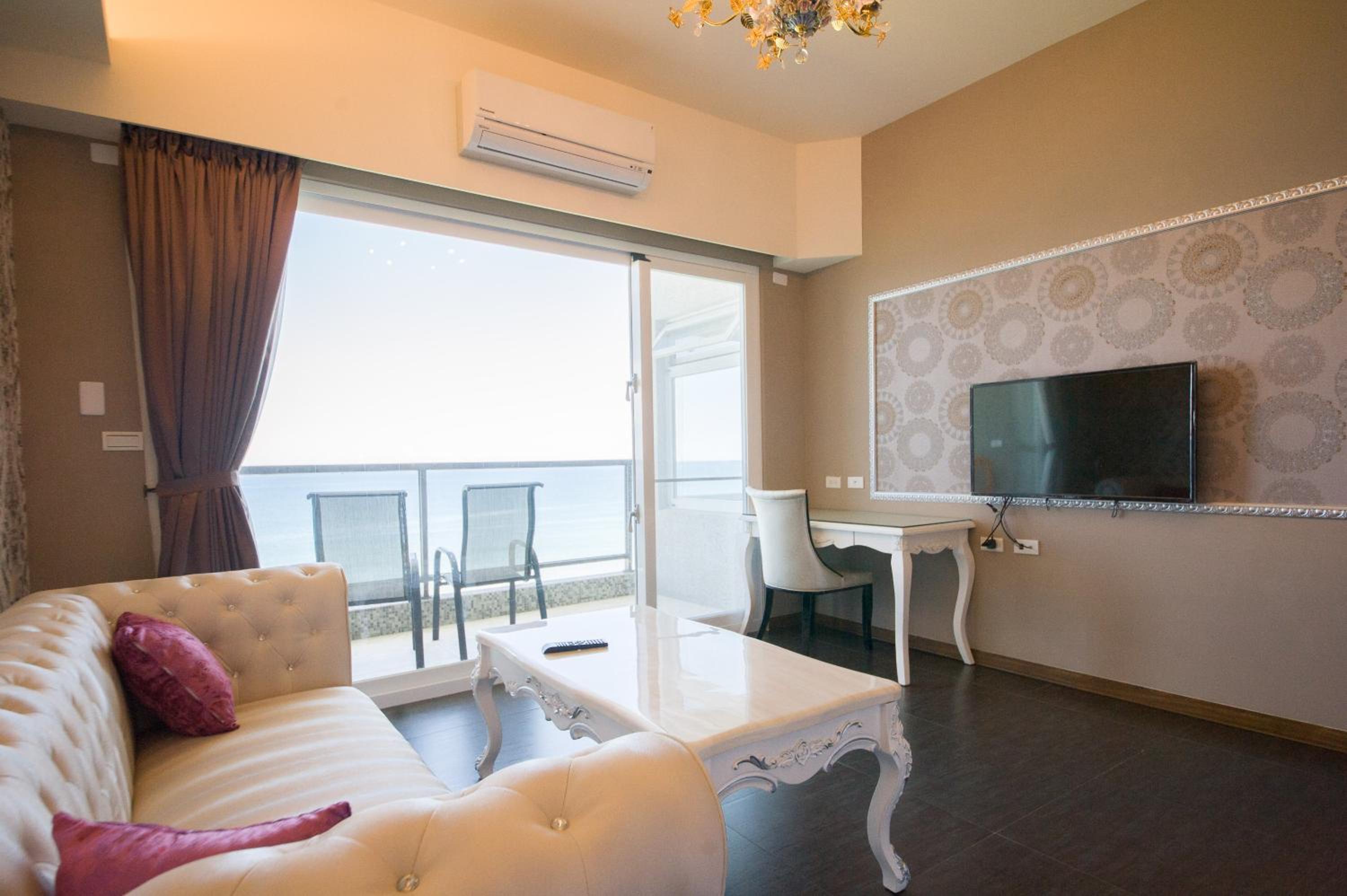 Whitecaps B&B