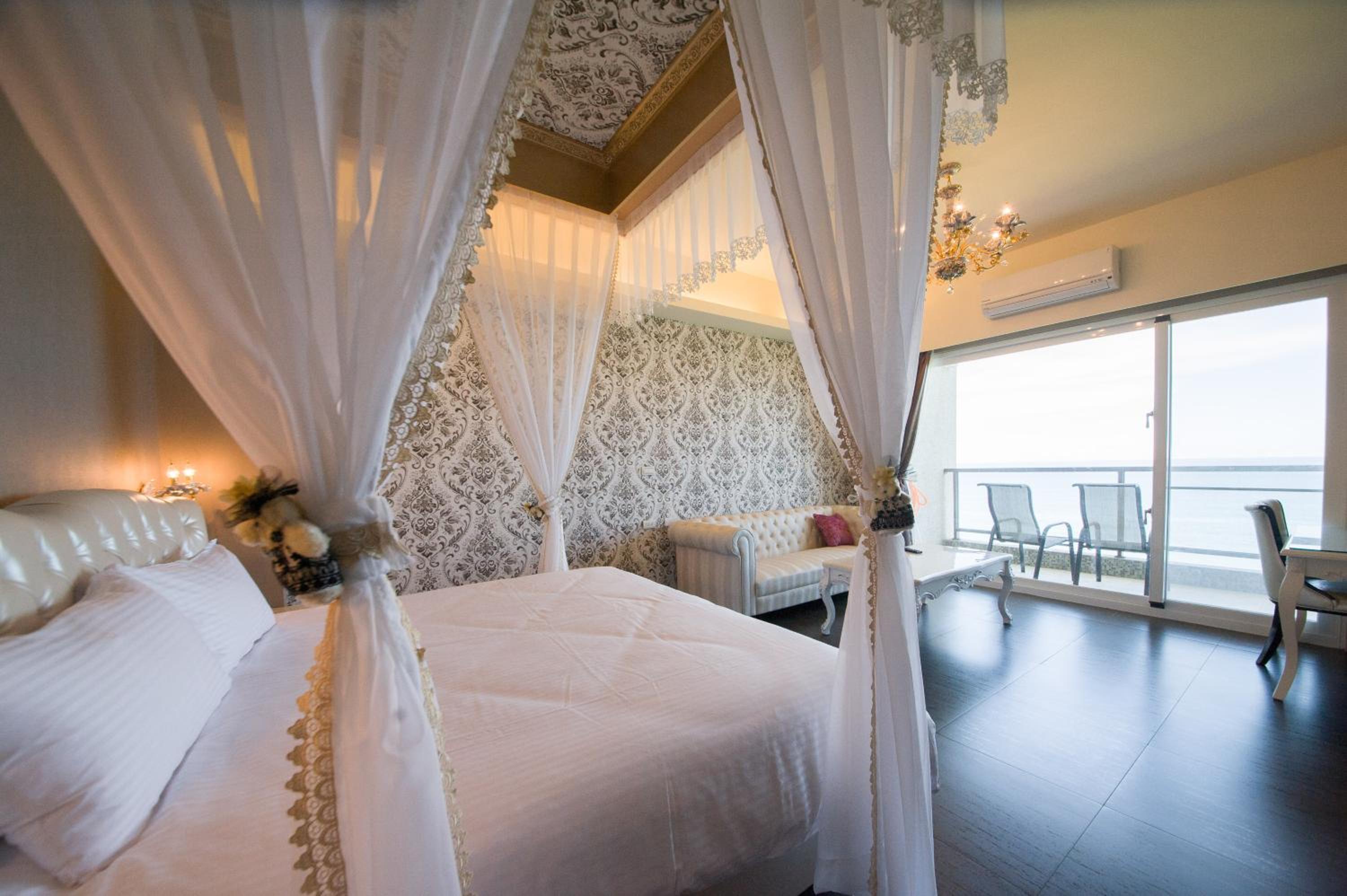 Whitecaps B&B