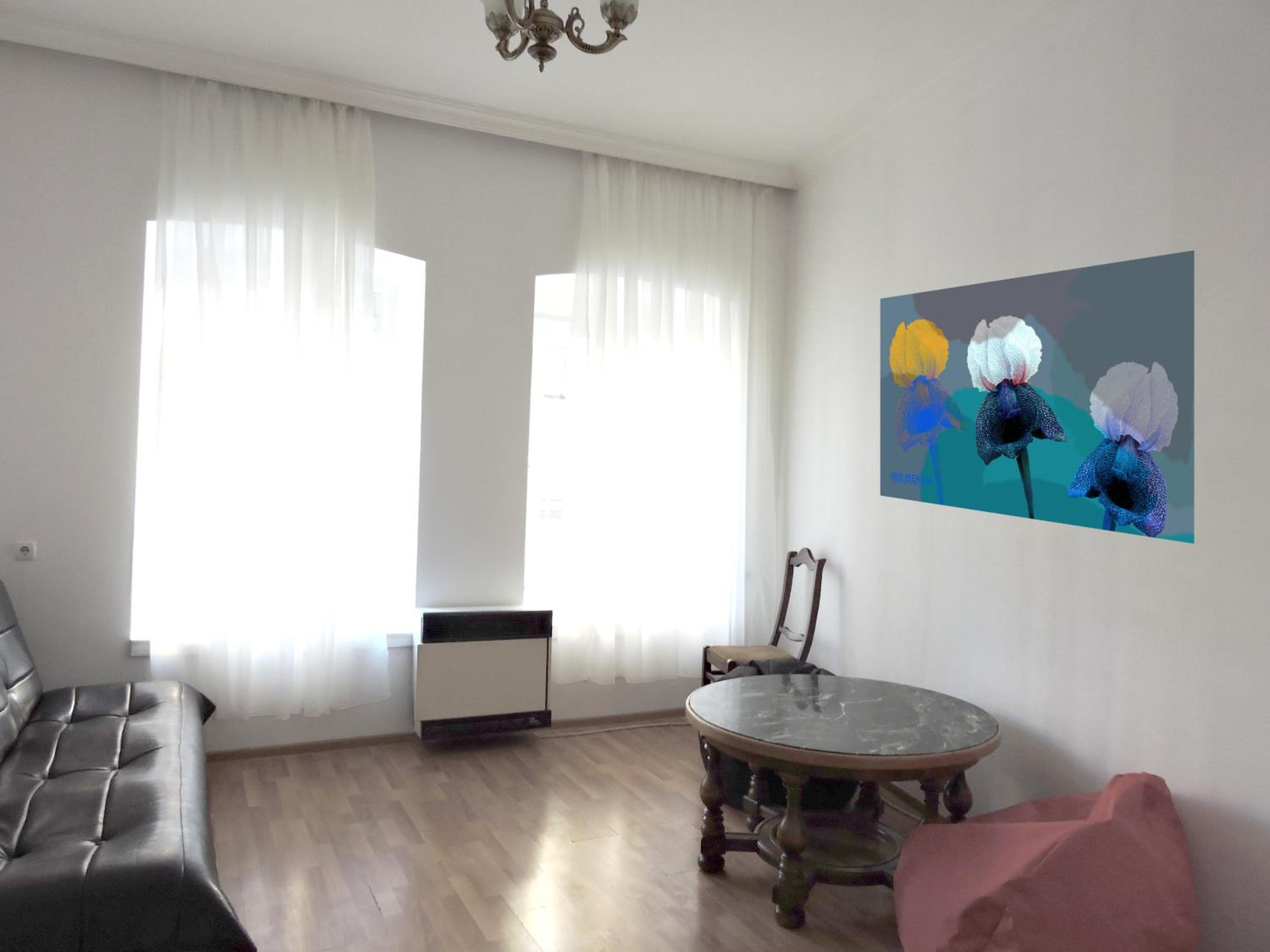 Apartment at sunny yard view 2
