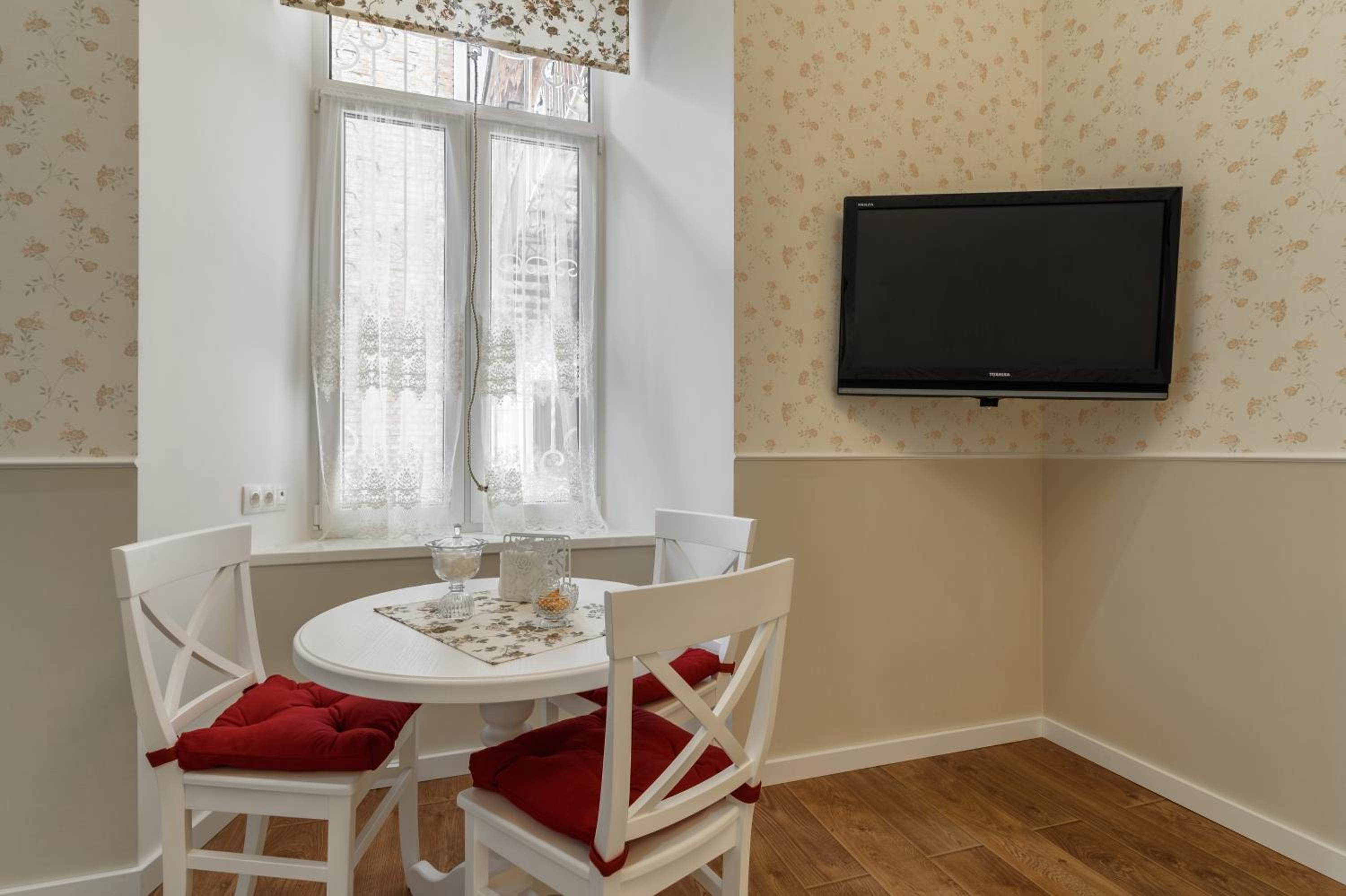 Sweet home near Opera House view 4