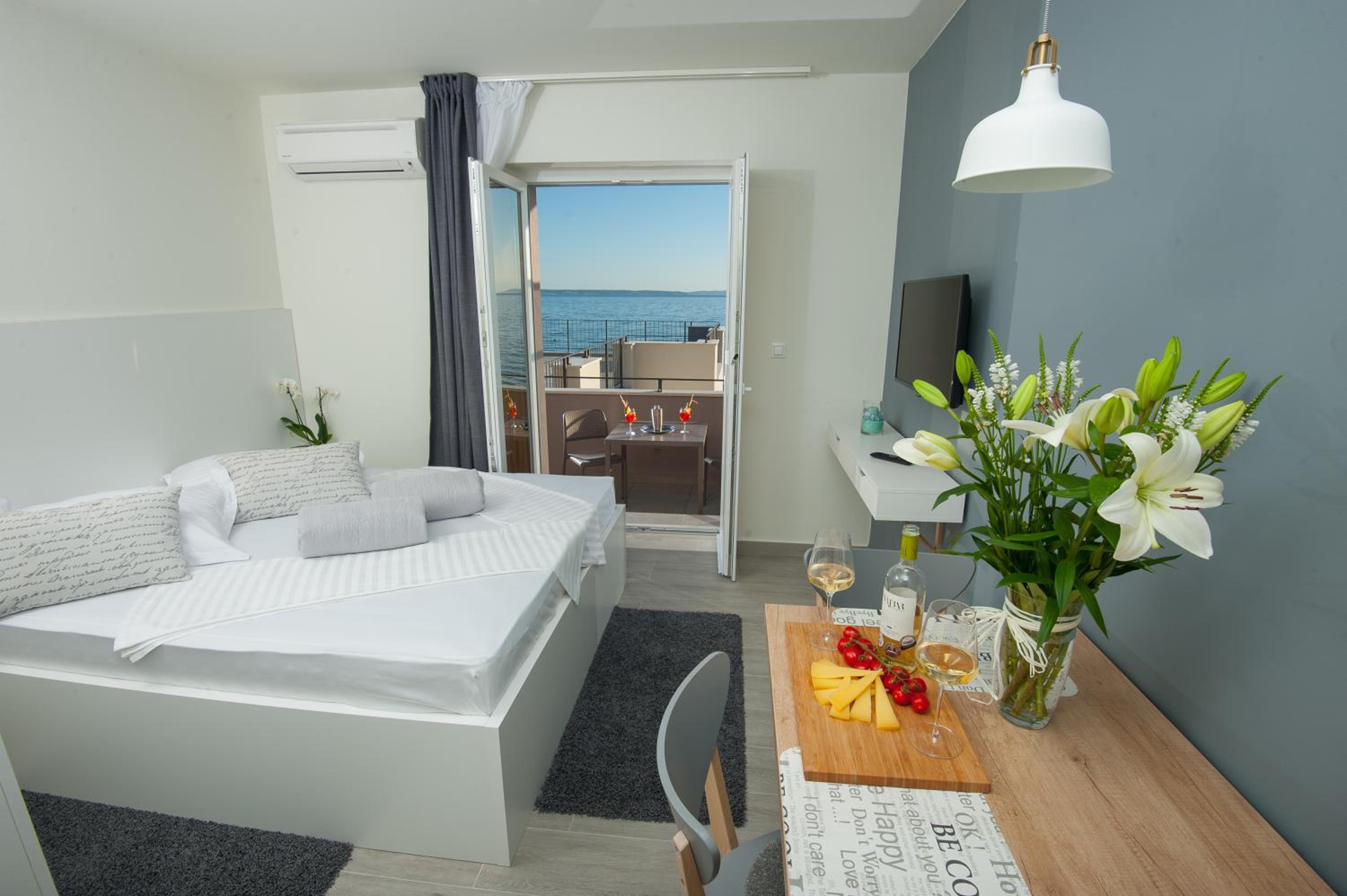 Seaside Luxury Suites