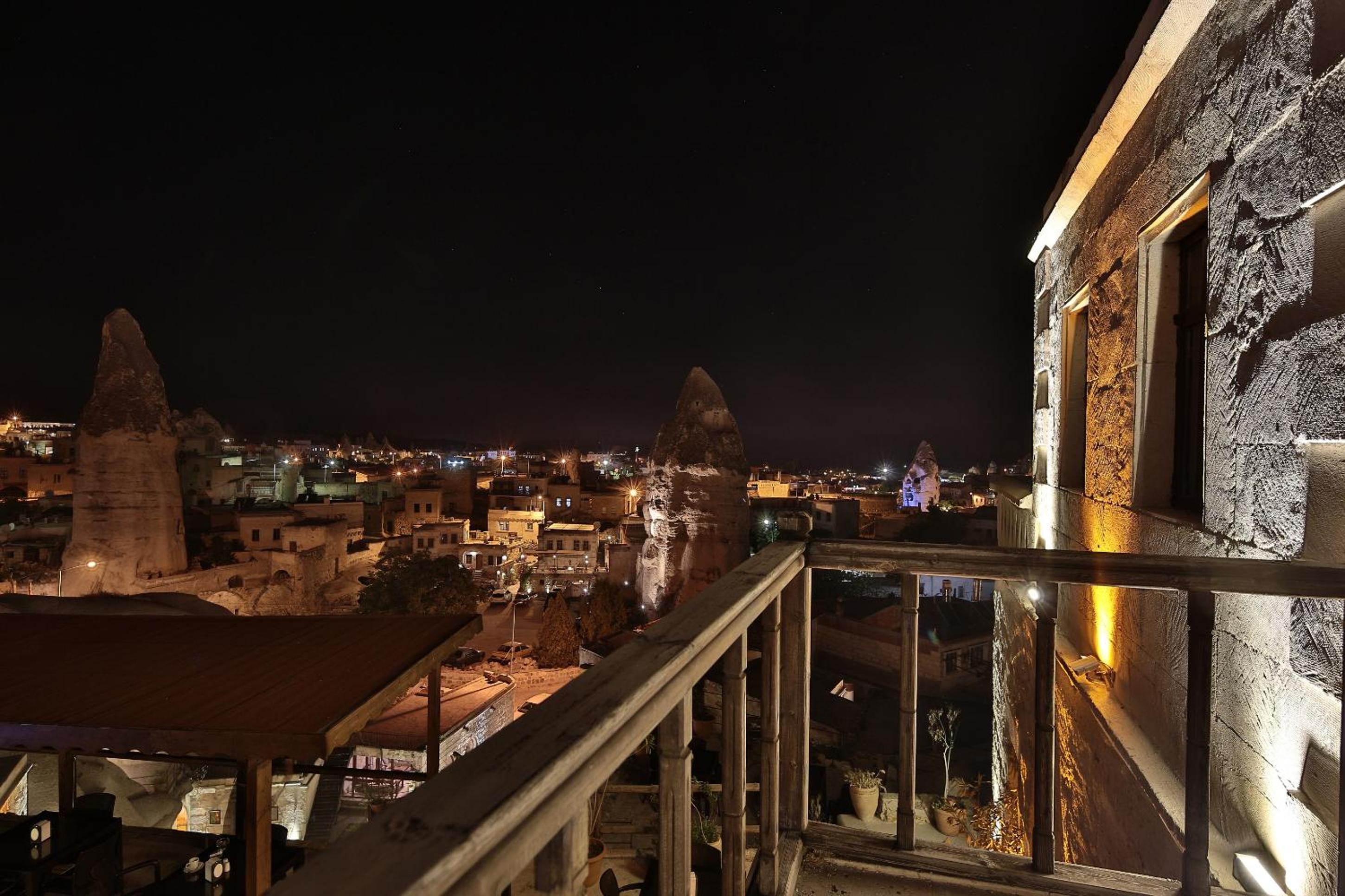 Shoestring Cave House - Image 60