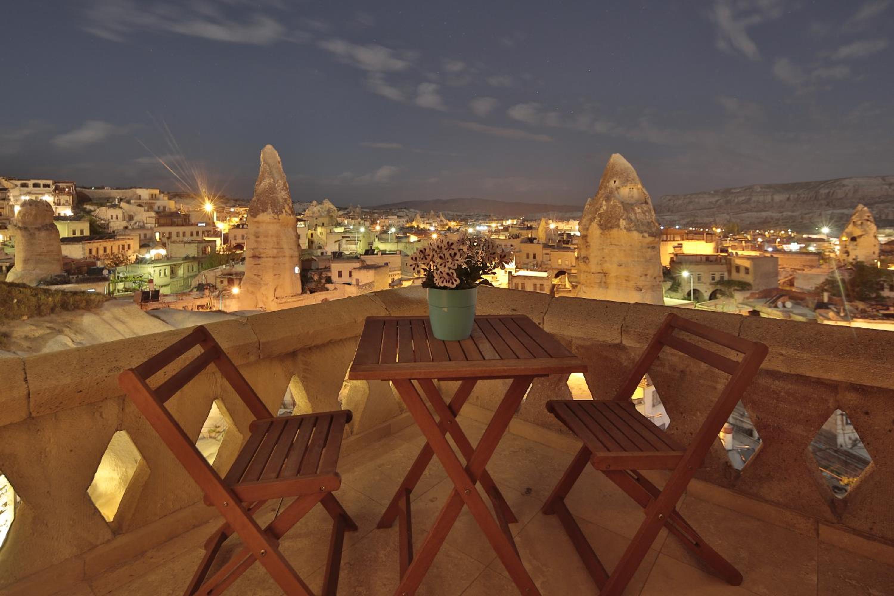 Shoestring Cave House - Image 58