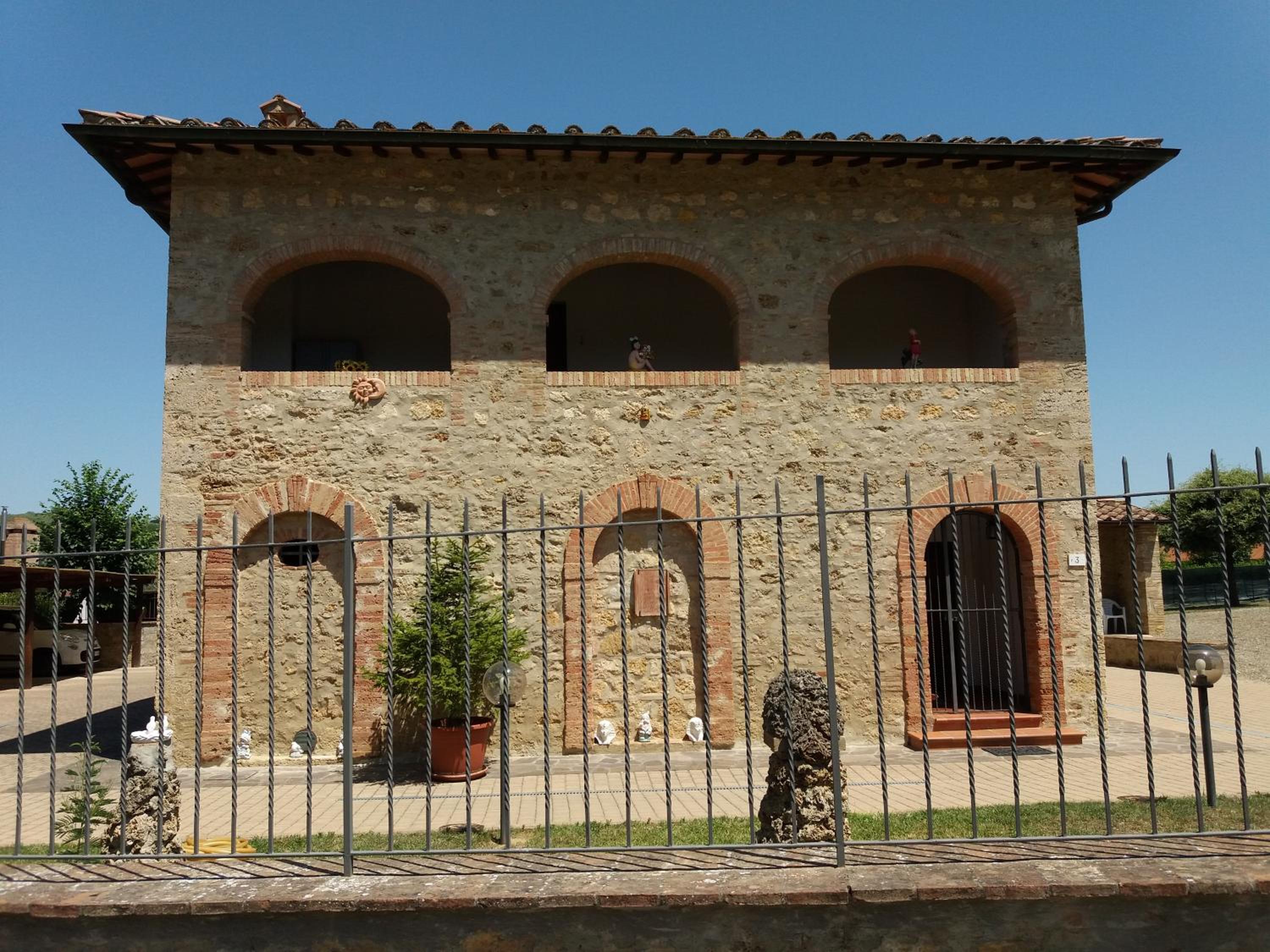 Photo 16