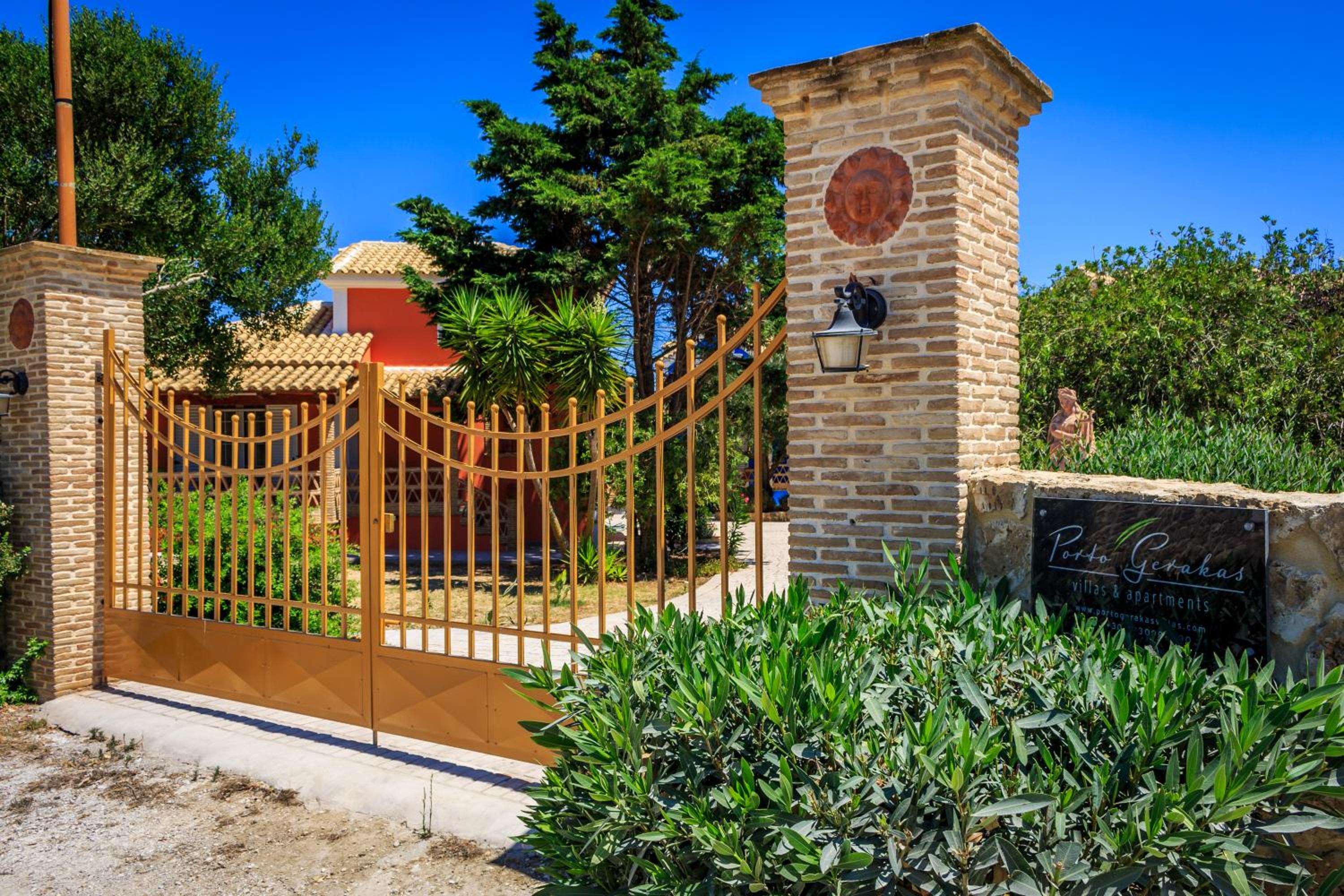 Porto Gerakas Villas