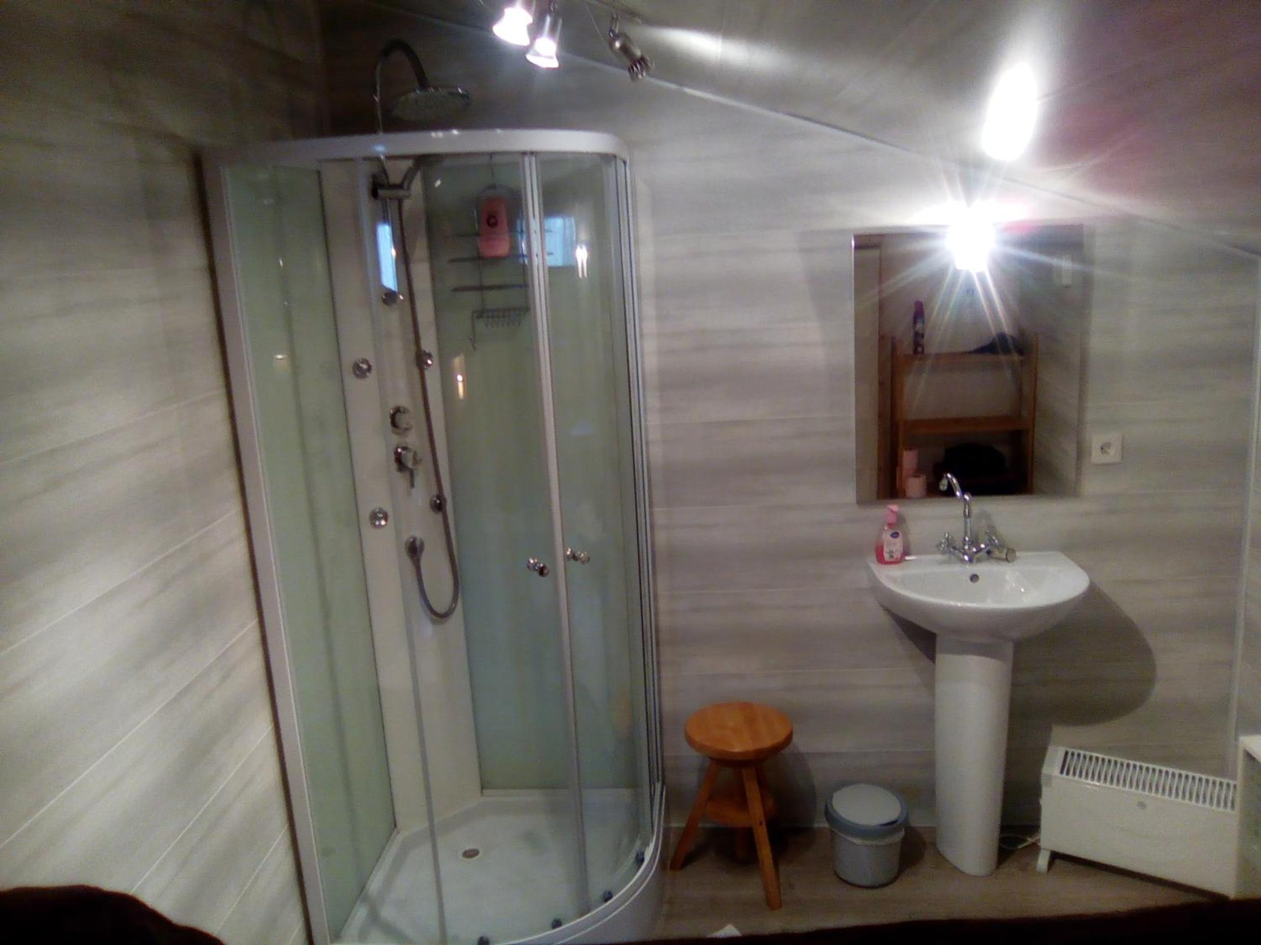 Manoir Le Cristal , grosses reductions sur les entrées du Futuroscpe, petites et grandes chambres familiales