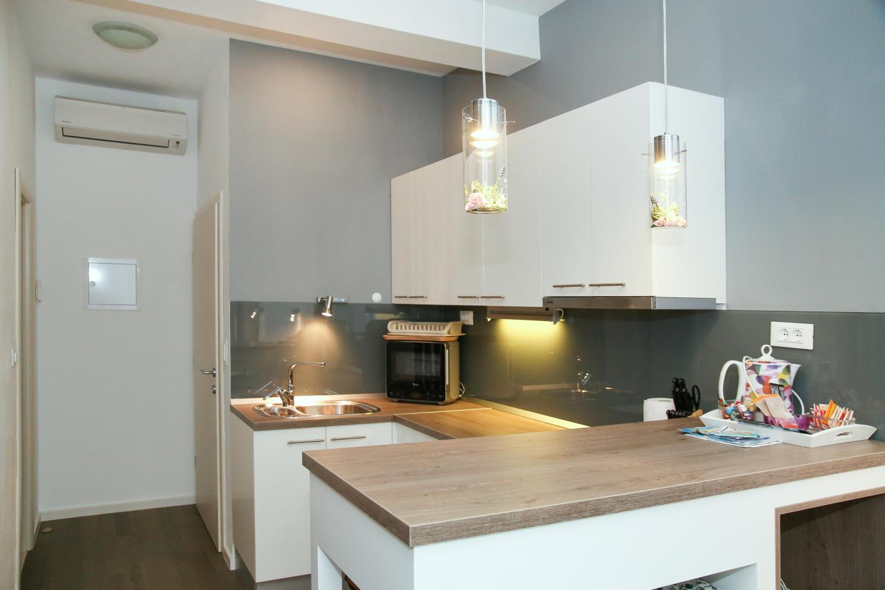 Anna Apartments