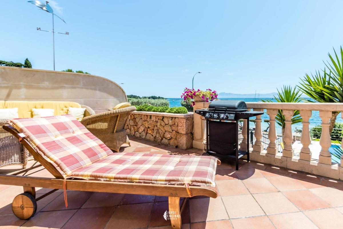 Villa Lighthouse in Alcanada view 5
