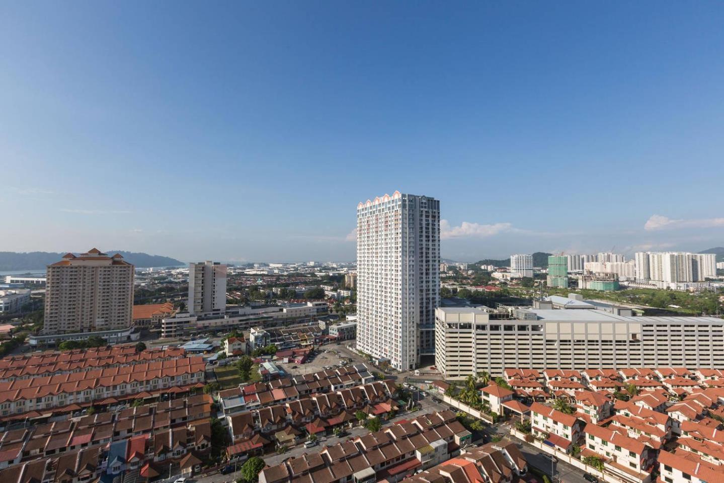3-Bed Executive Suite, RumahKu @CEO