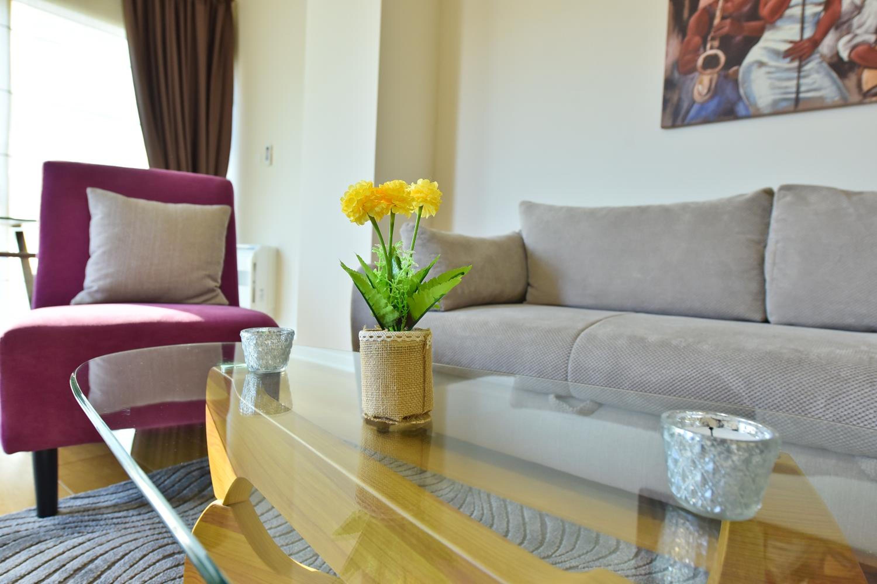Lux Apartments Sunrior view 5