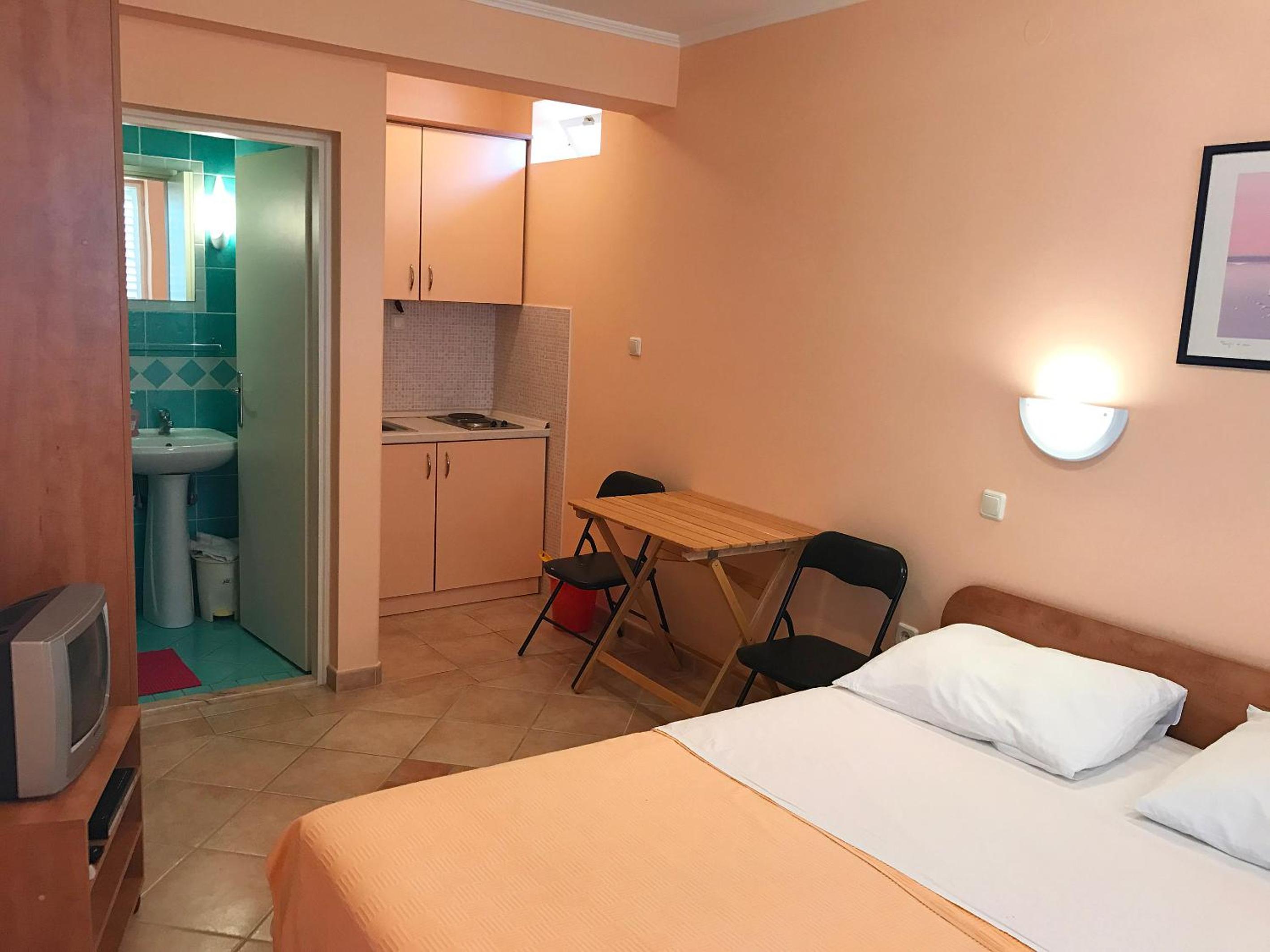 Antonio Apartments