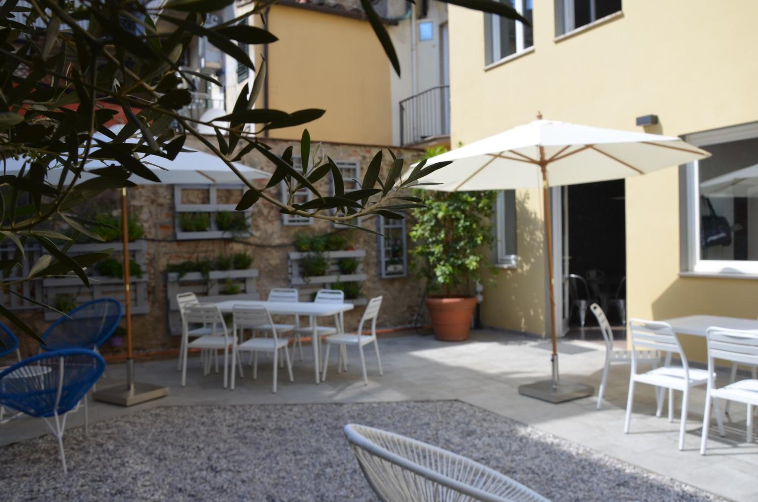 Dimora 16 Rooms & Garden