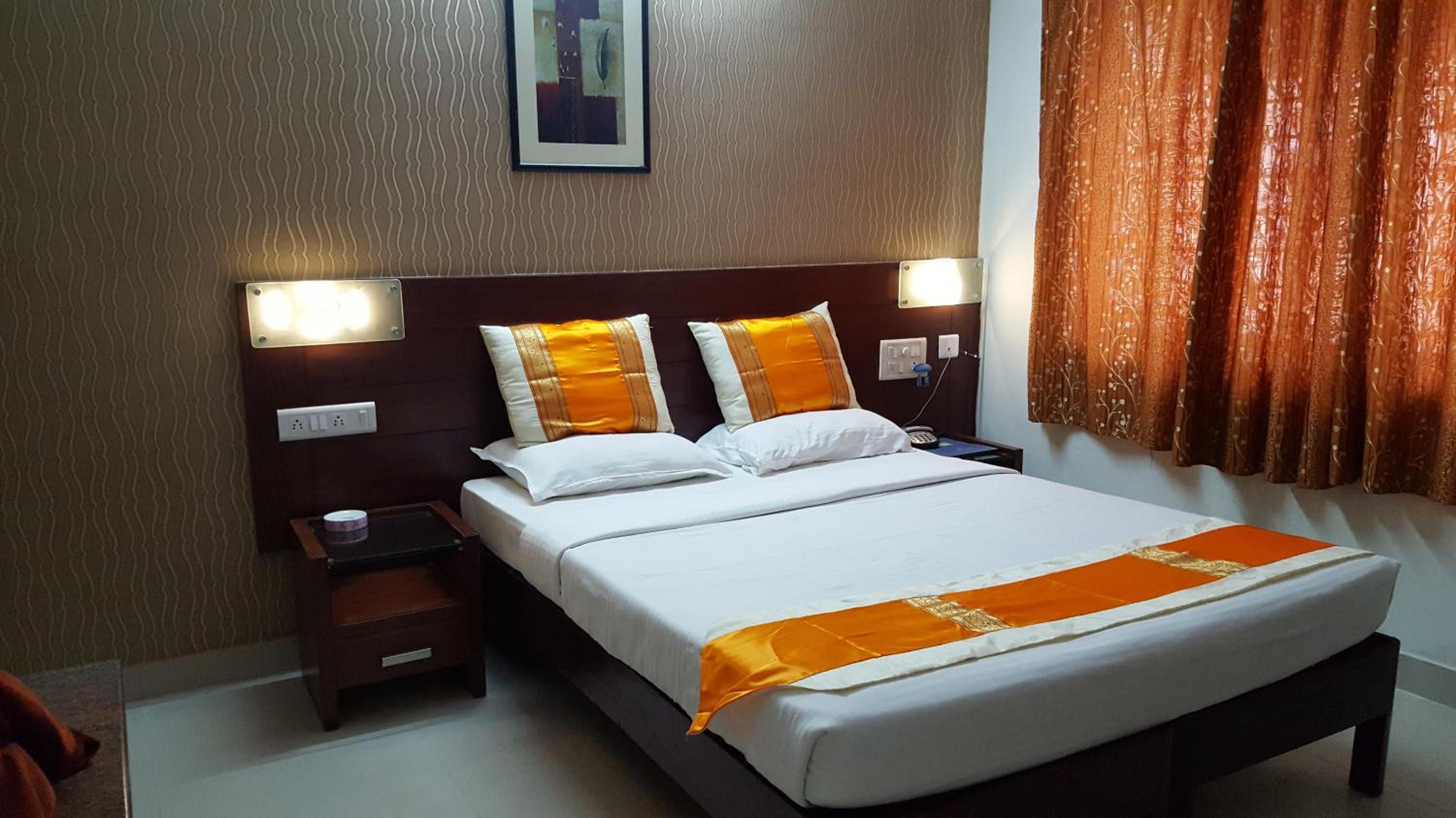 Maple Suites