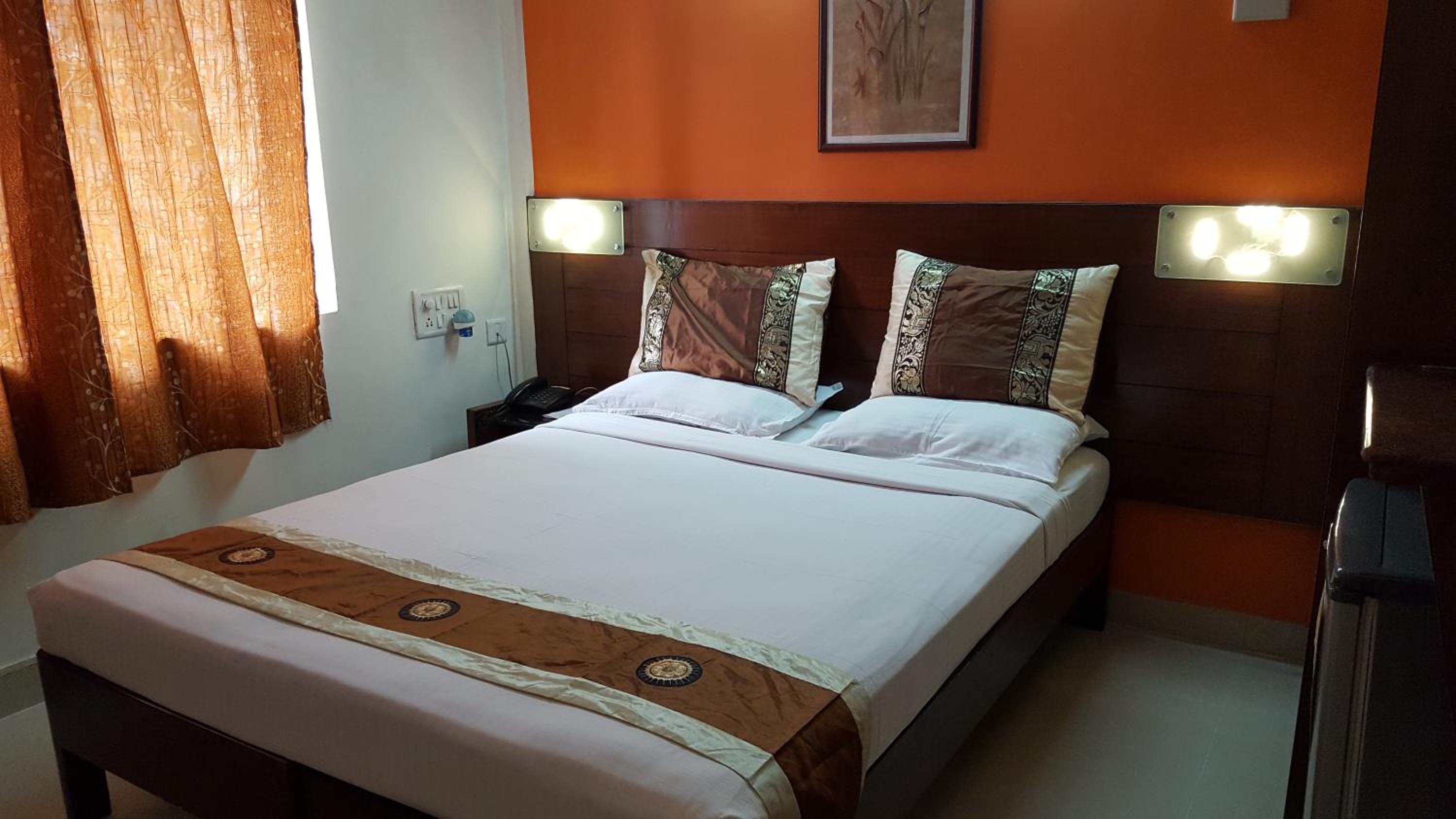 Maple Suites
