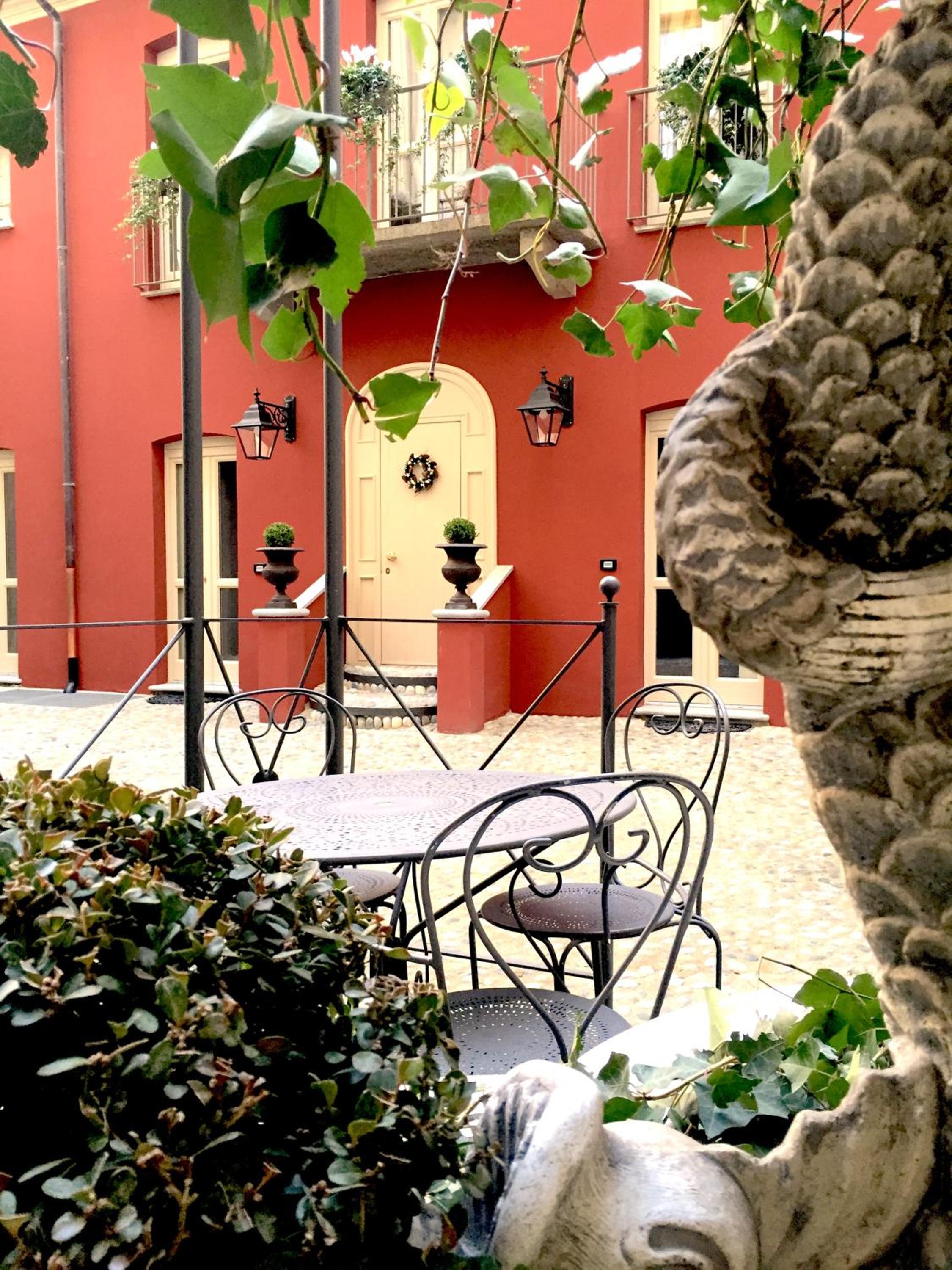 Porta Palace Apartments