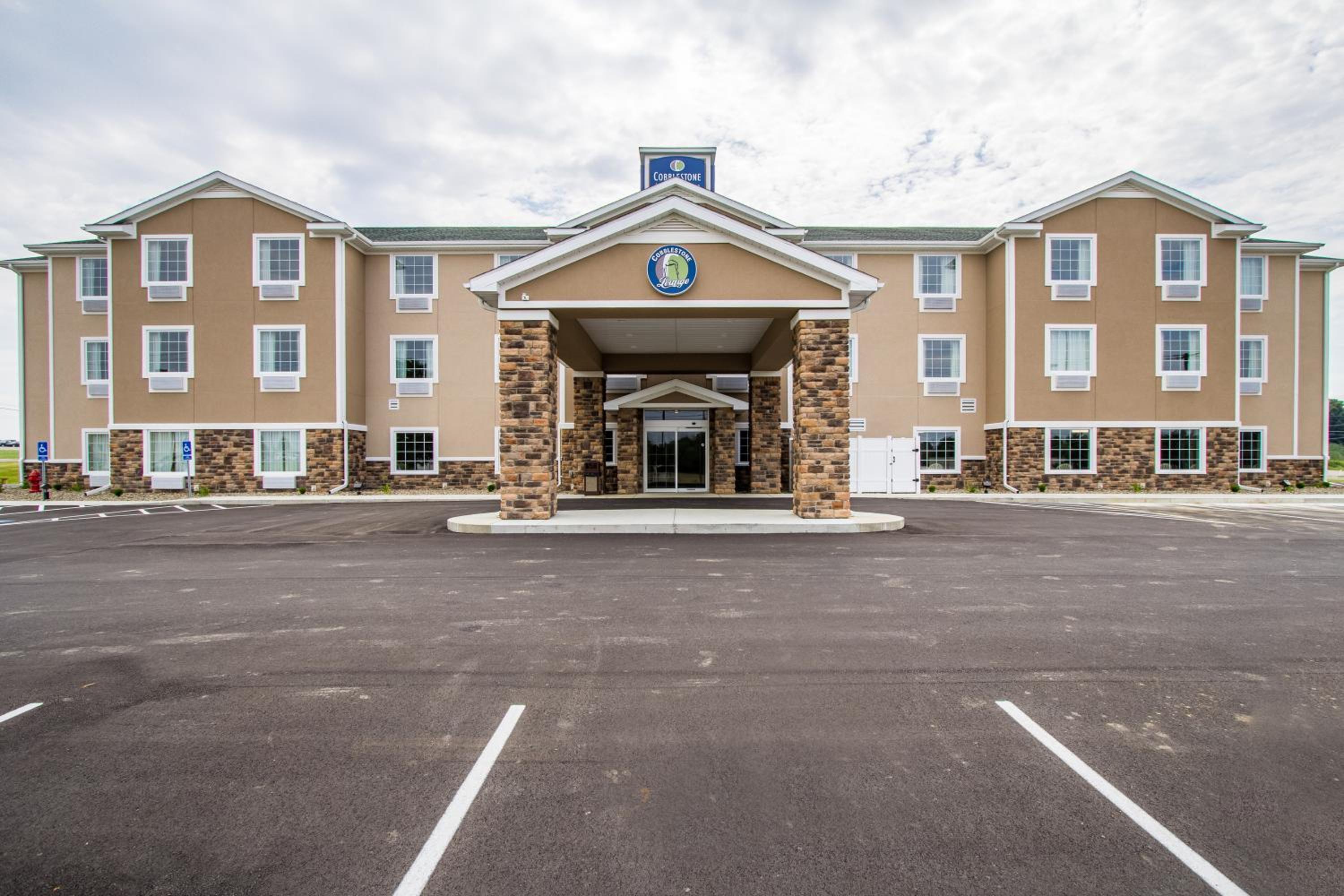 Cobblestone Hotel  Suites - Orrville - Property Image 13