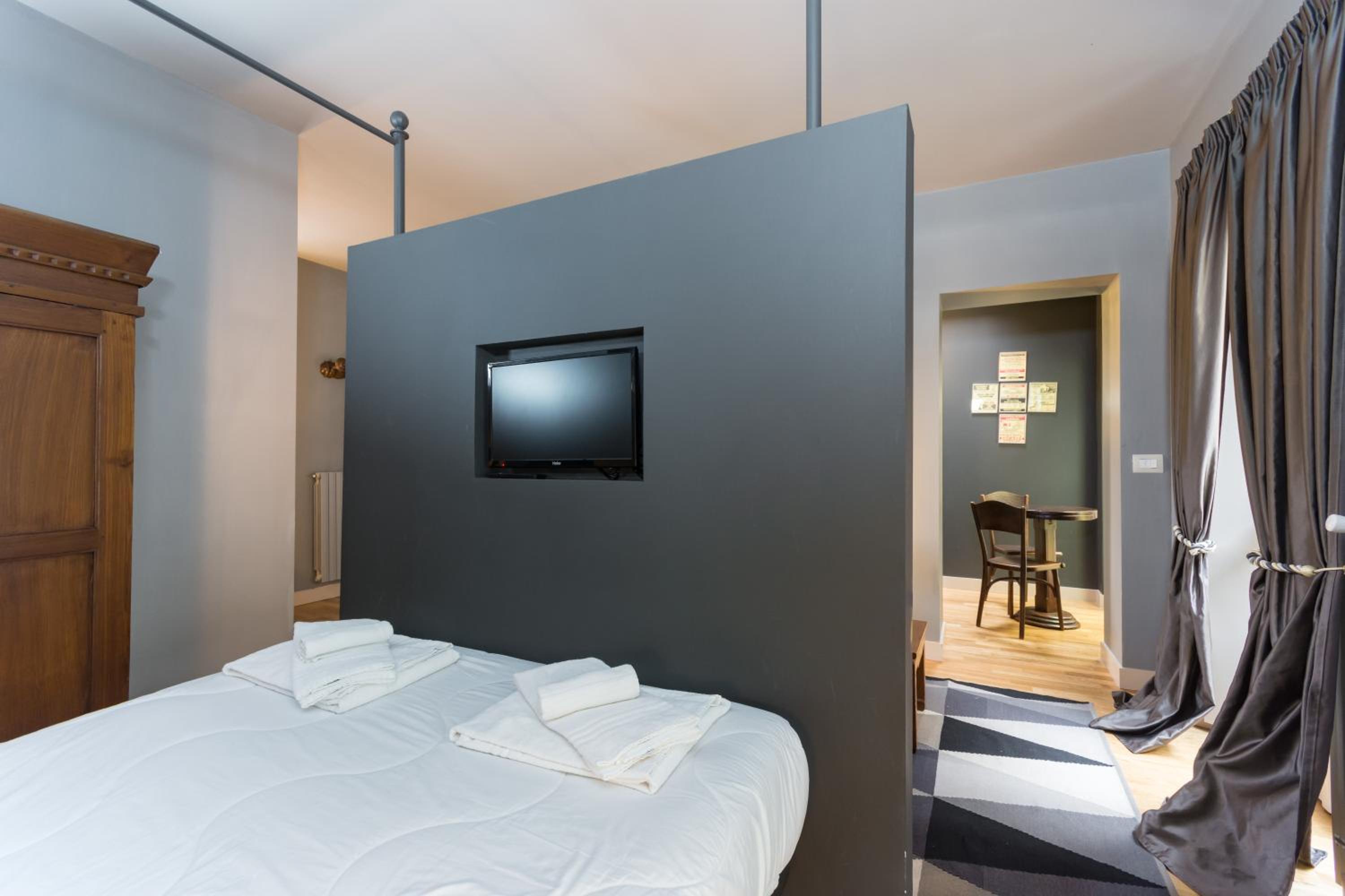 Porta Palace Apartments
