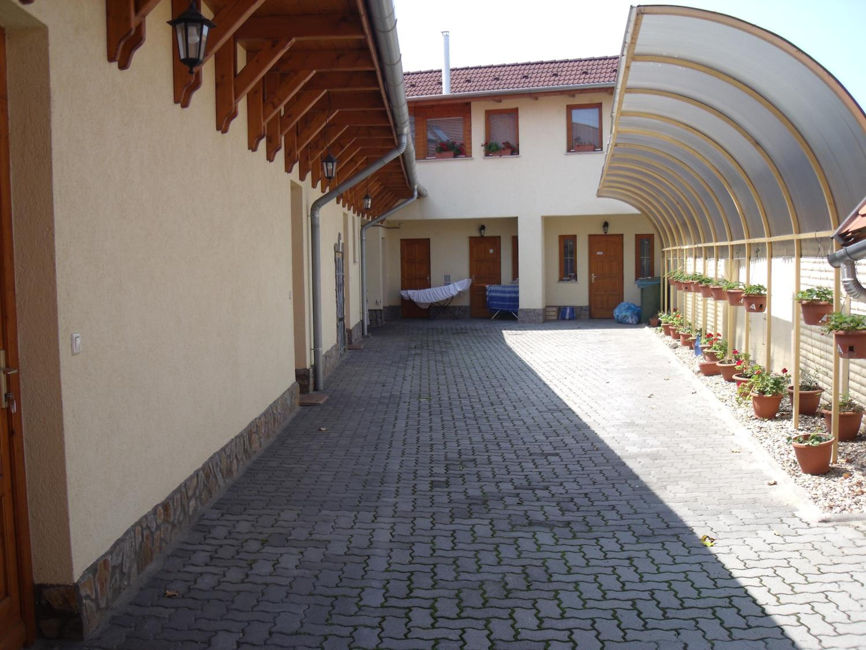 Sasi Apartmanház