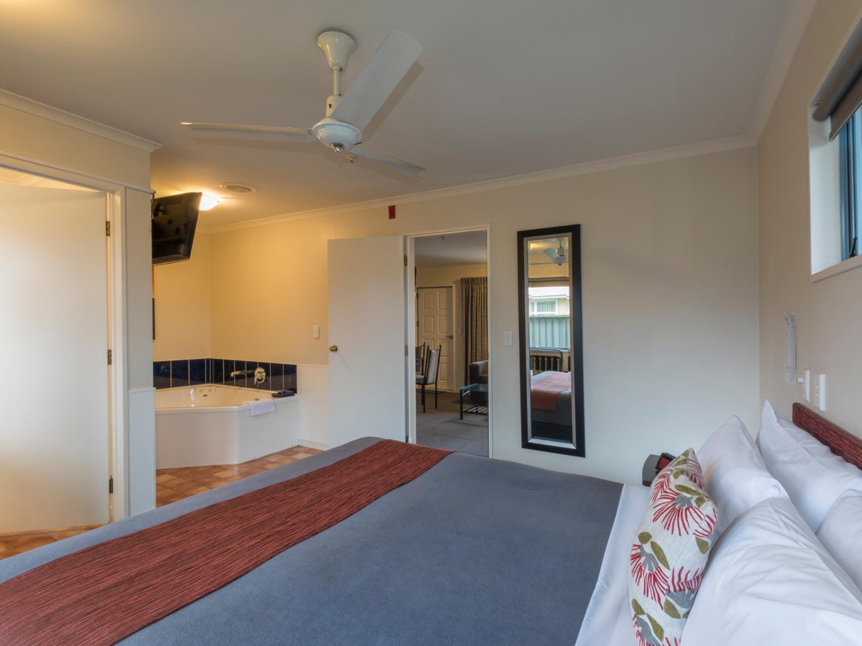 Gateway Motor Inn