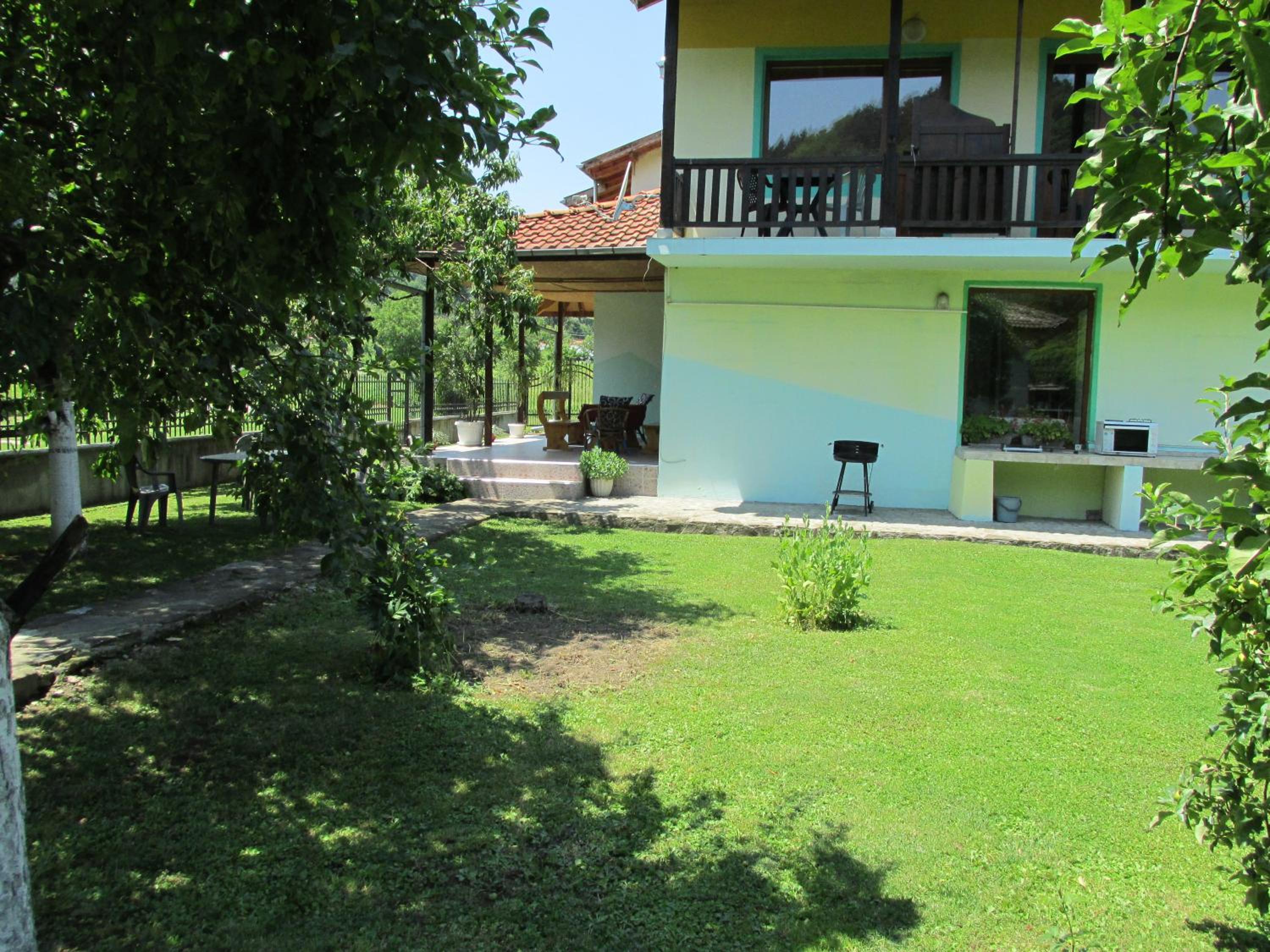 Photo 12