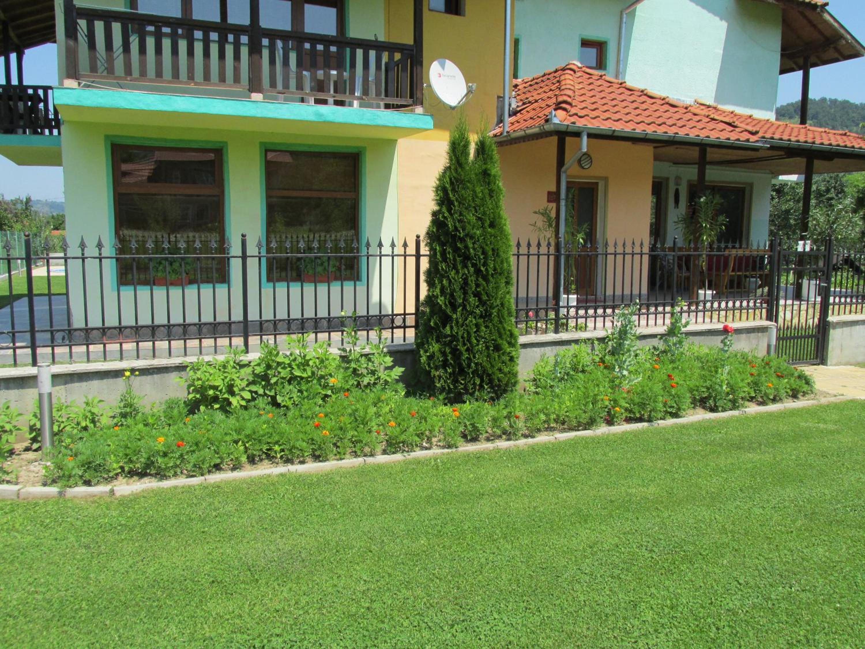 Photo 6
