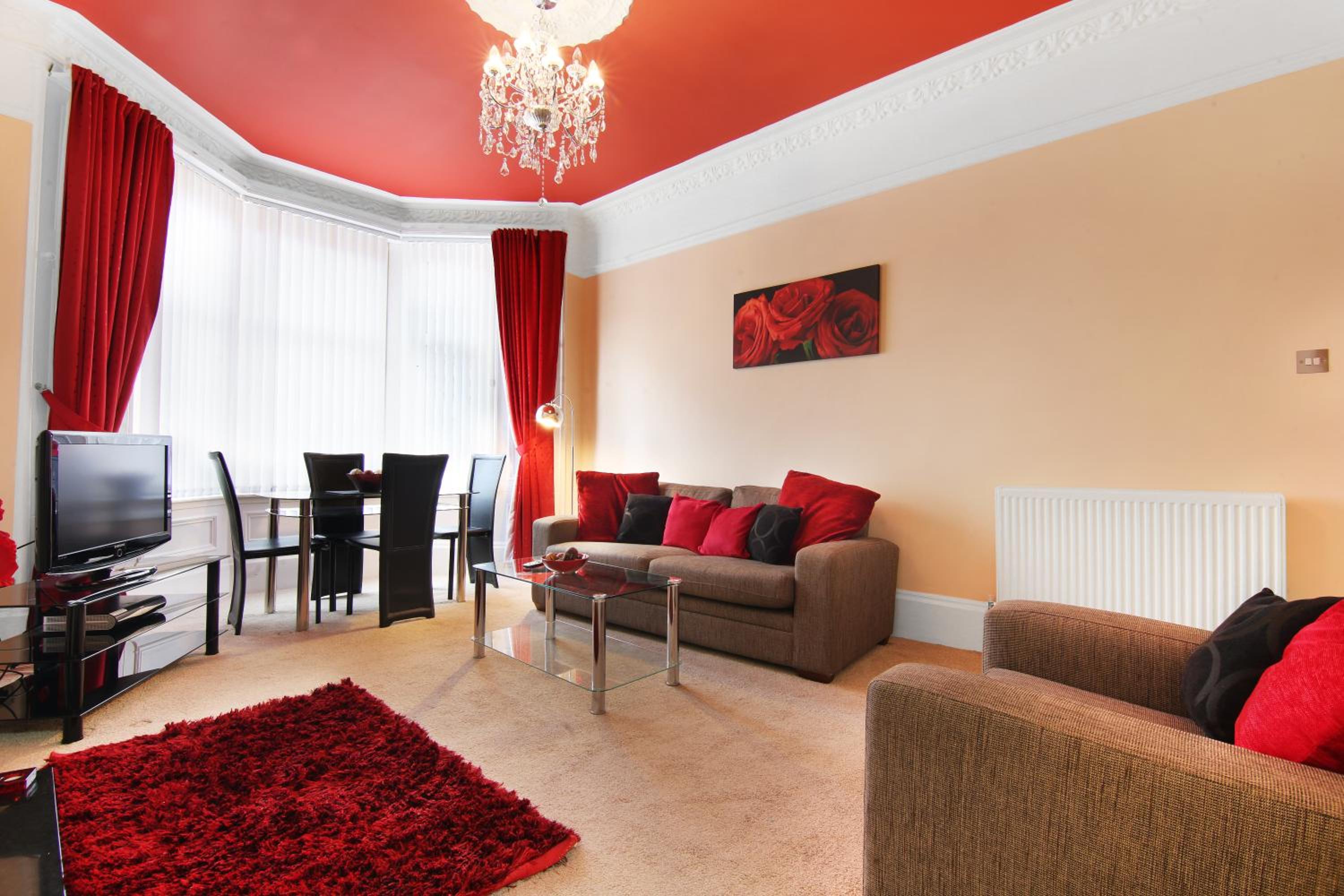 Townhead Apartments Glasgow Airport view 2