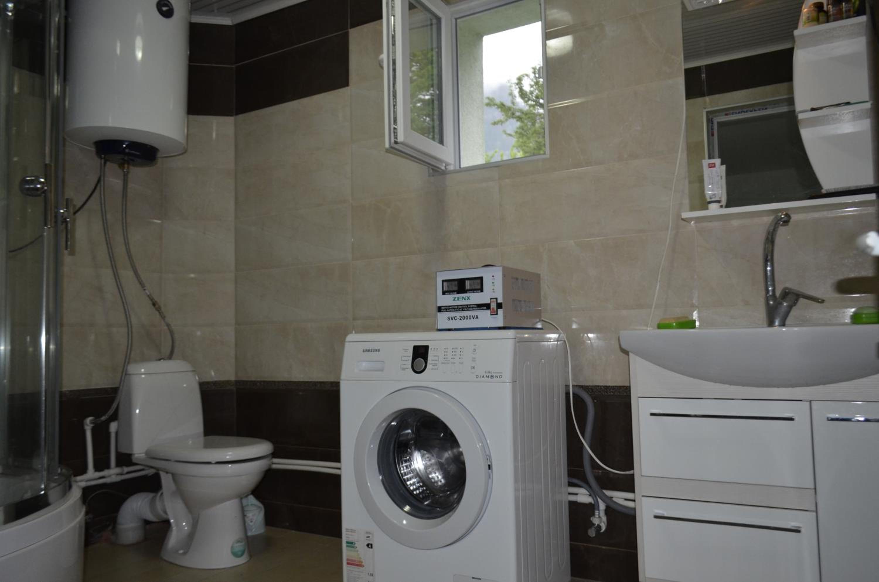 Photo 8