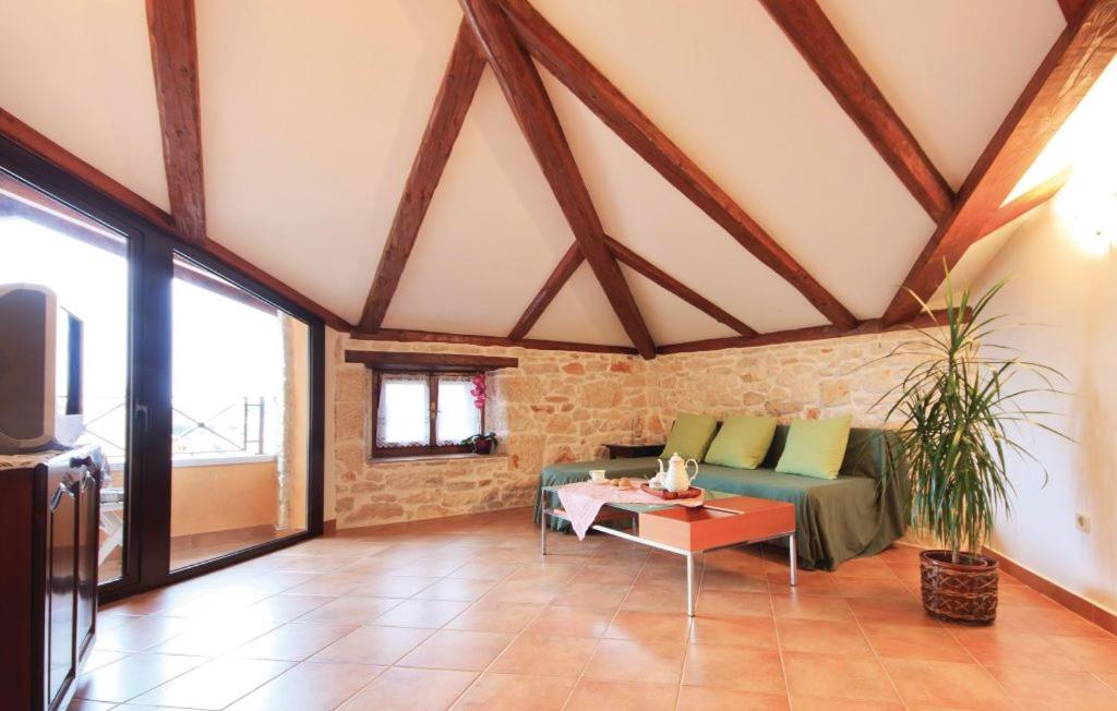 Apartments Ladonja