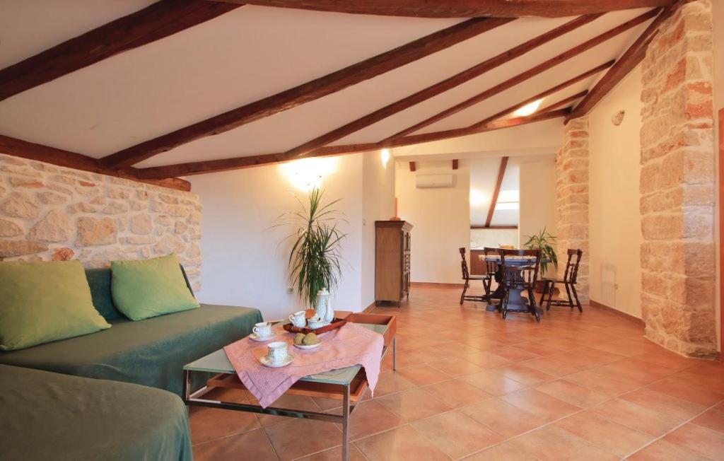 Apartments Ladonja