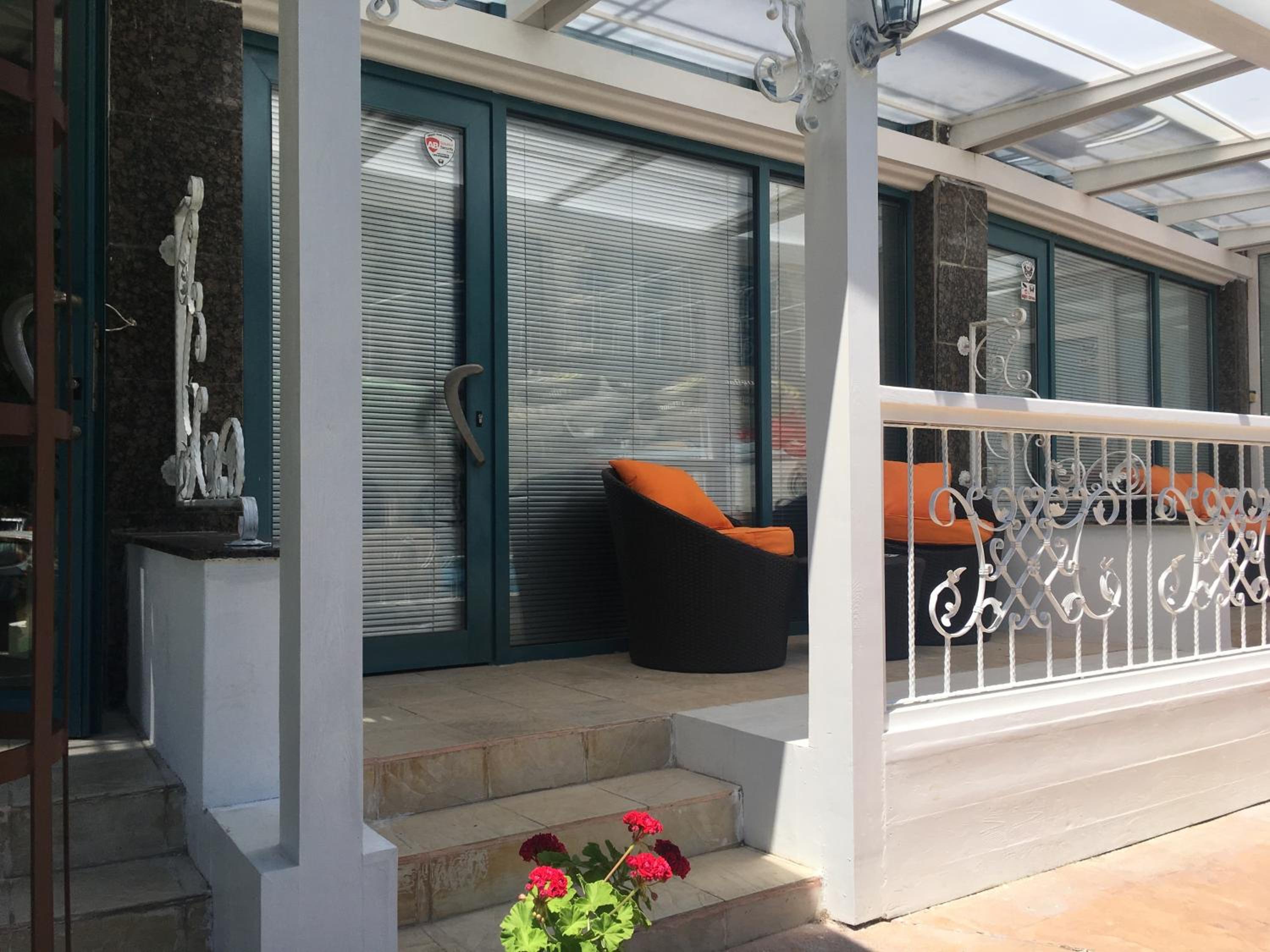 balcony