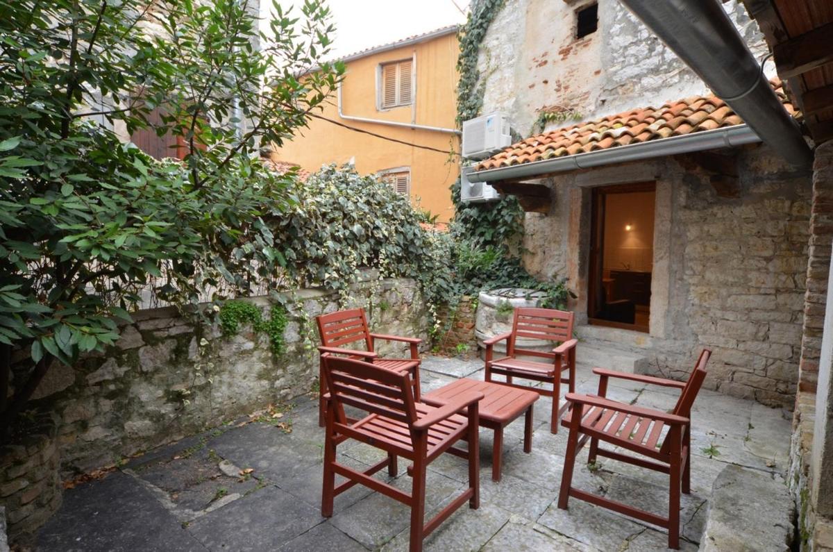 Apartment Il Cortile with garden and parking view 2