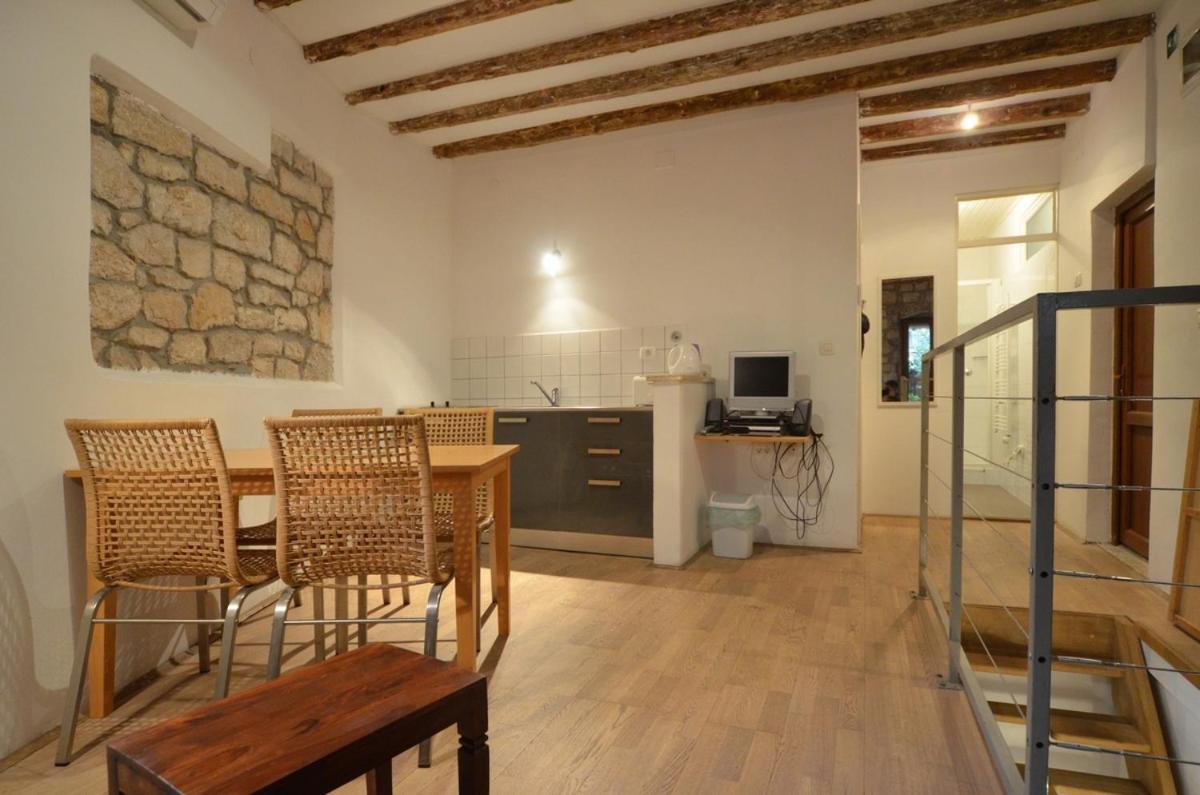 Apartment Il Cortile with garden and parking view 4