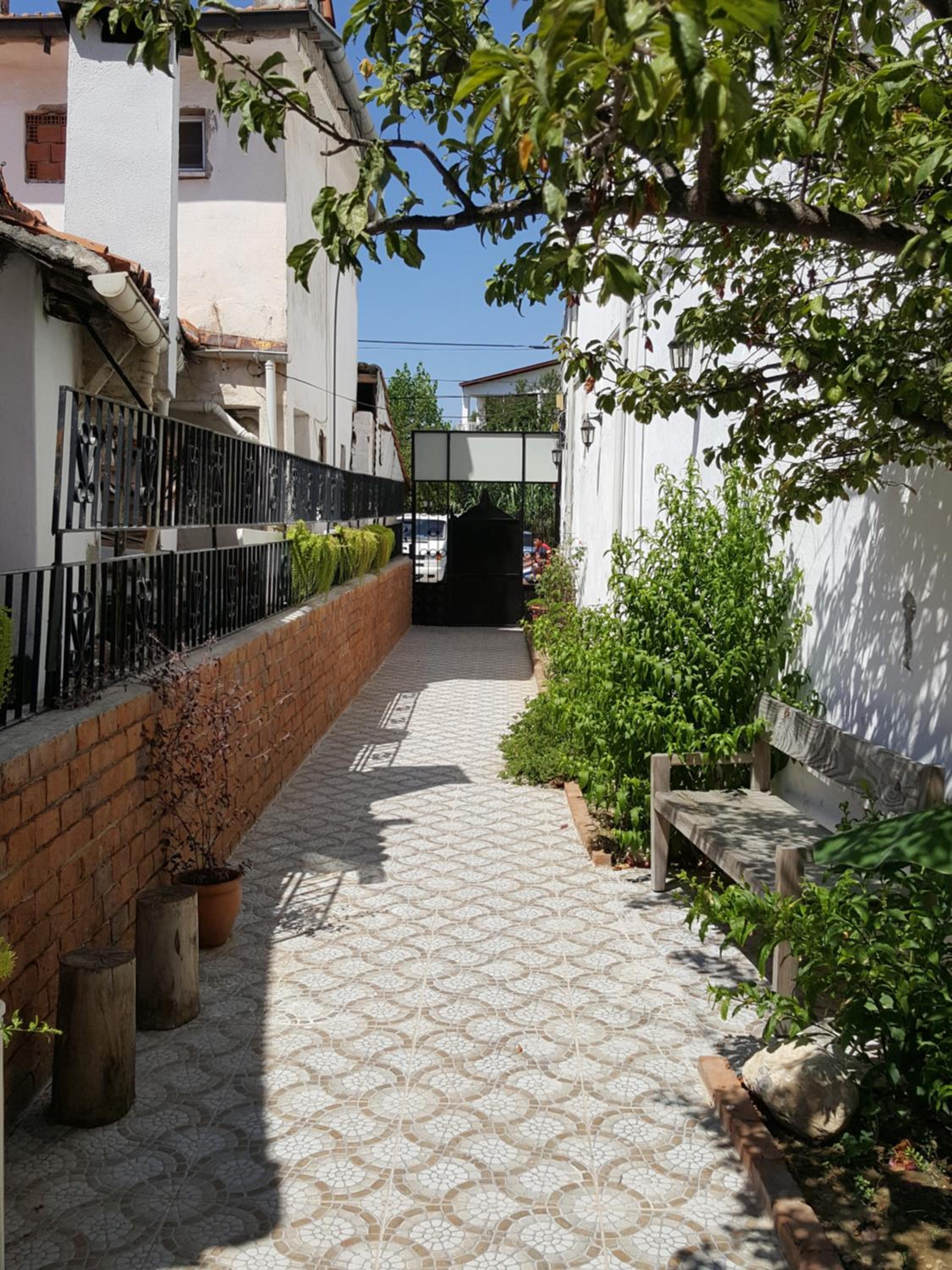Karya Apartments