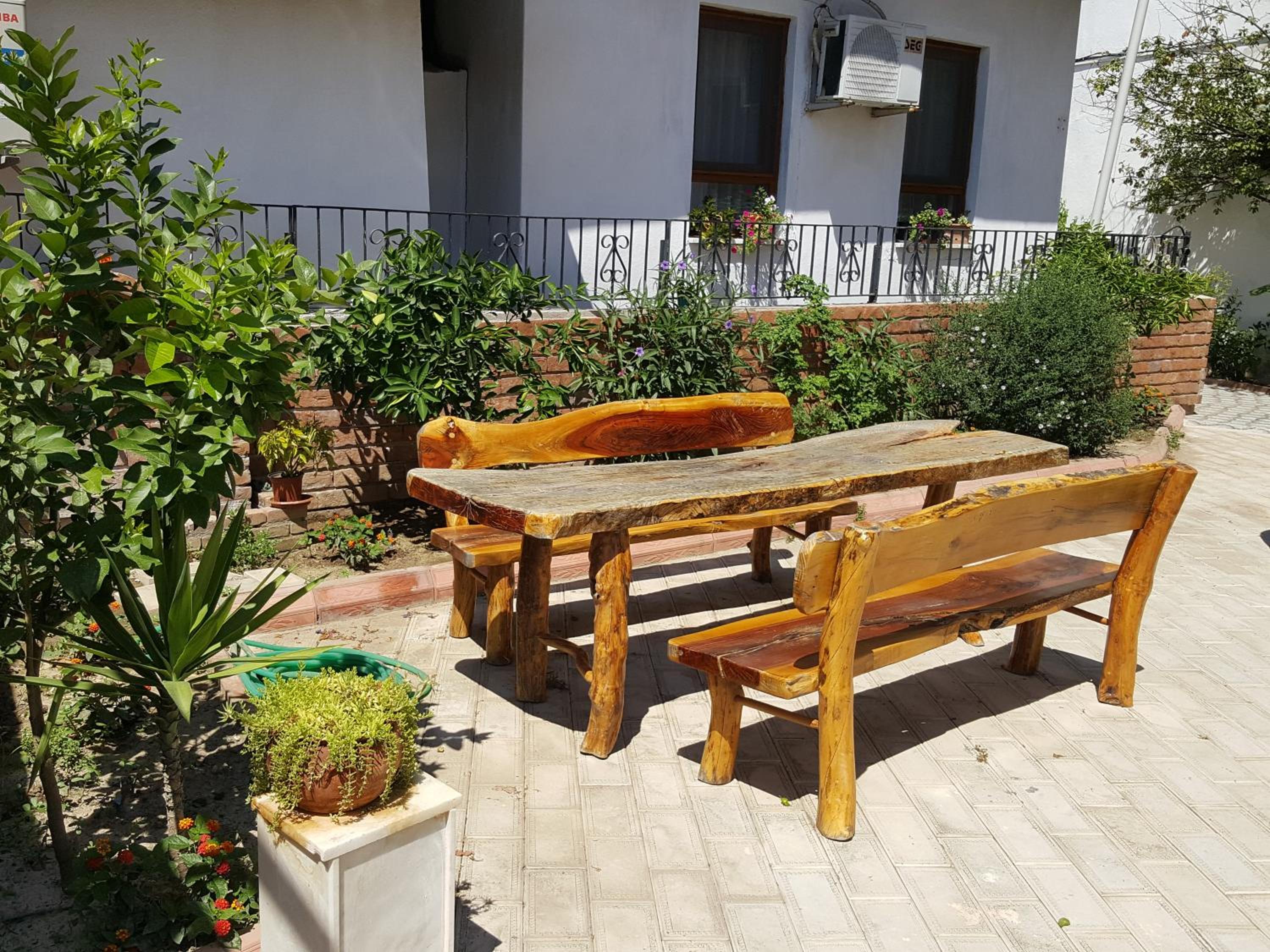 Karya Apartments