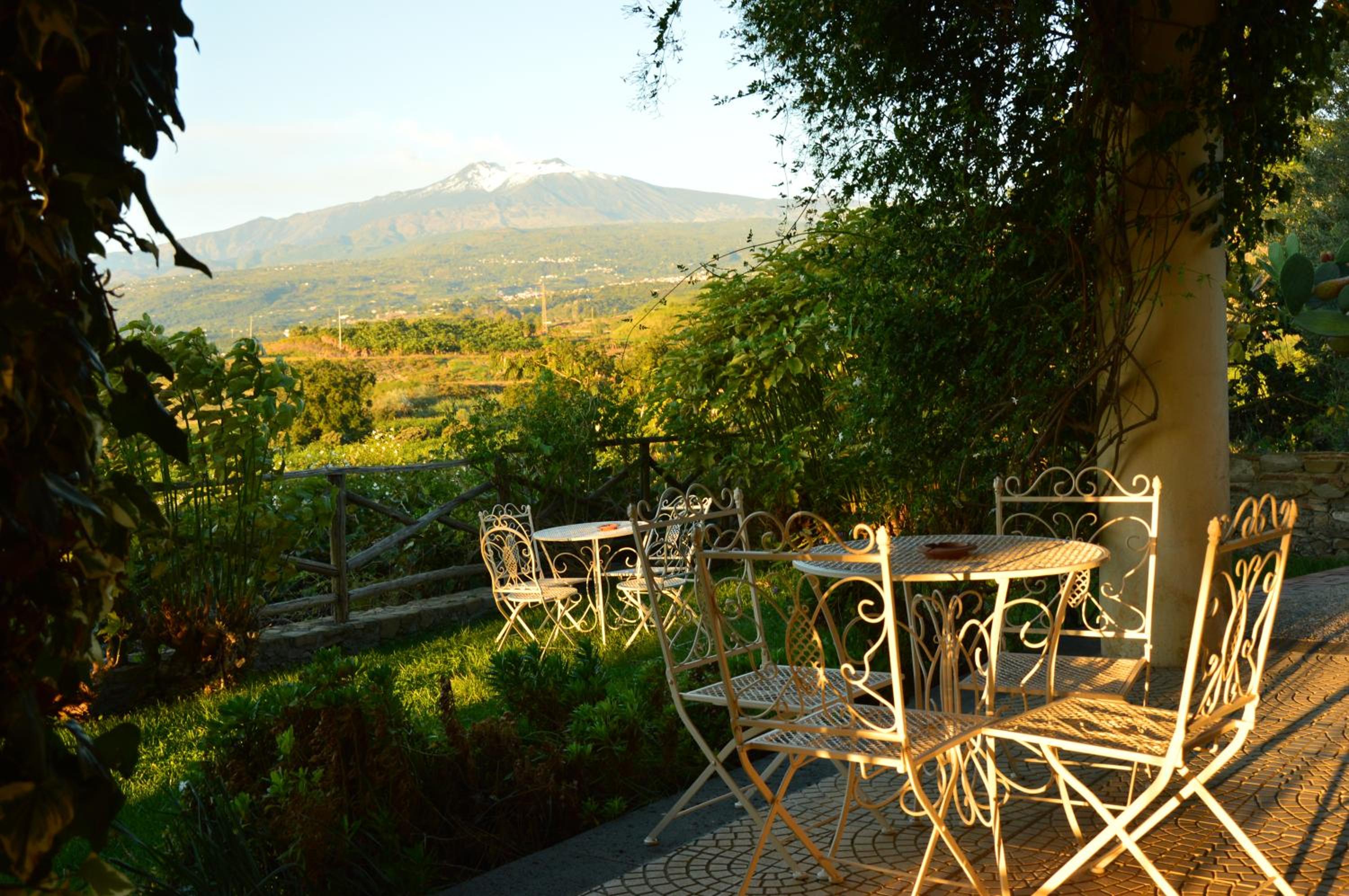 Antico Borgo Etneo Country Hotel