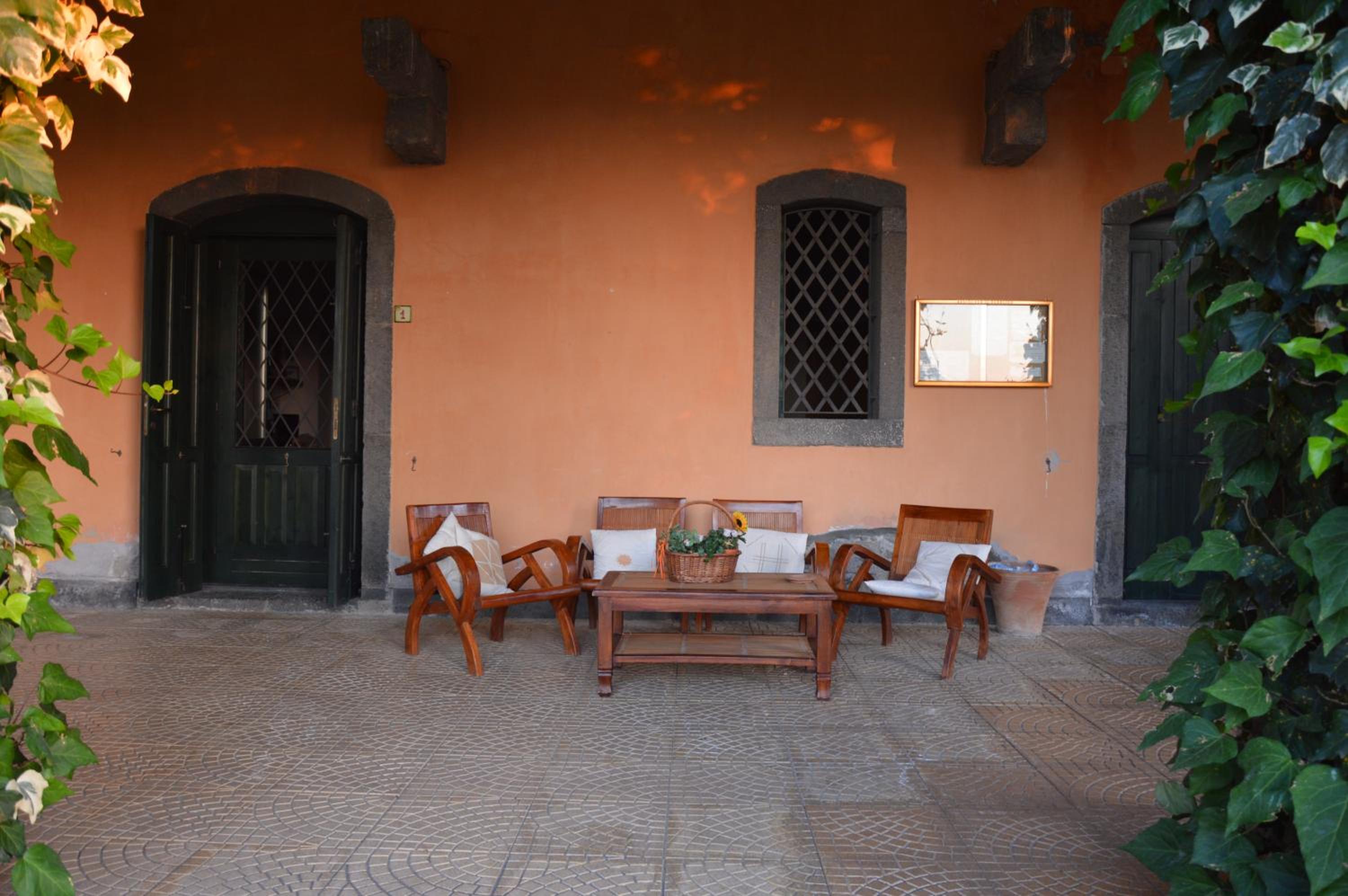 Antico Borgo Etneo Country Hotel
